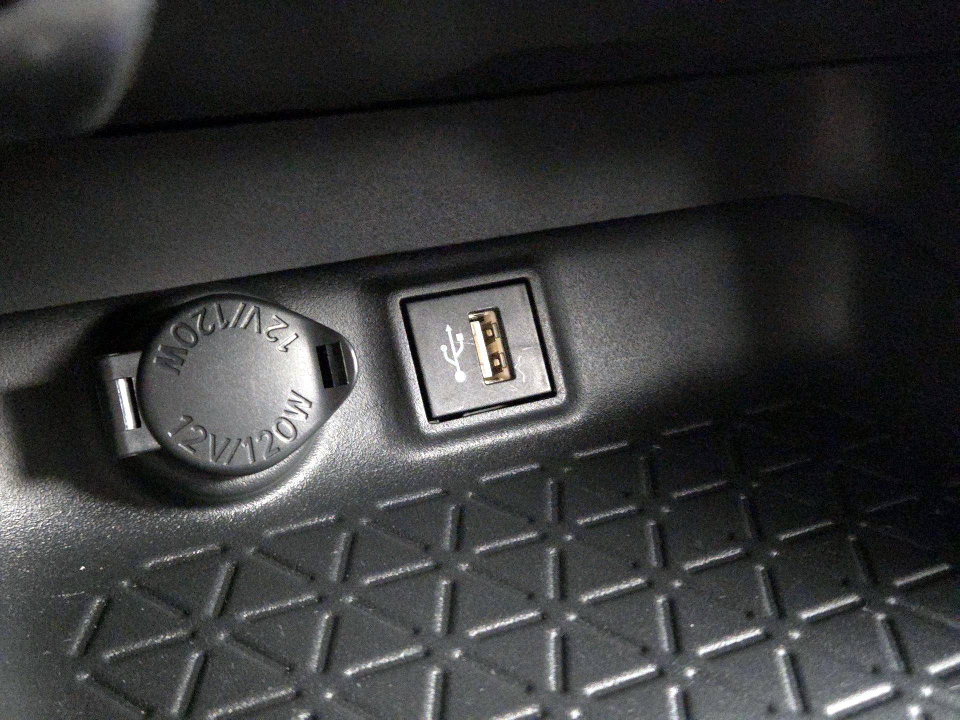 Thumbnail: 2025 Toyota RAV4 - 18