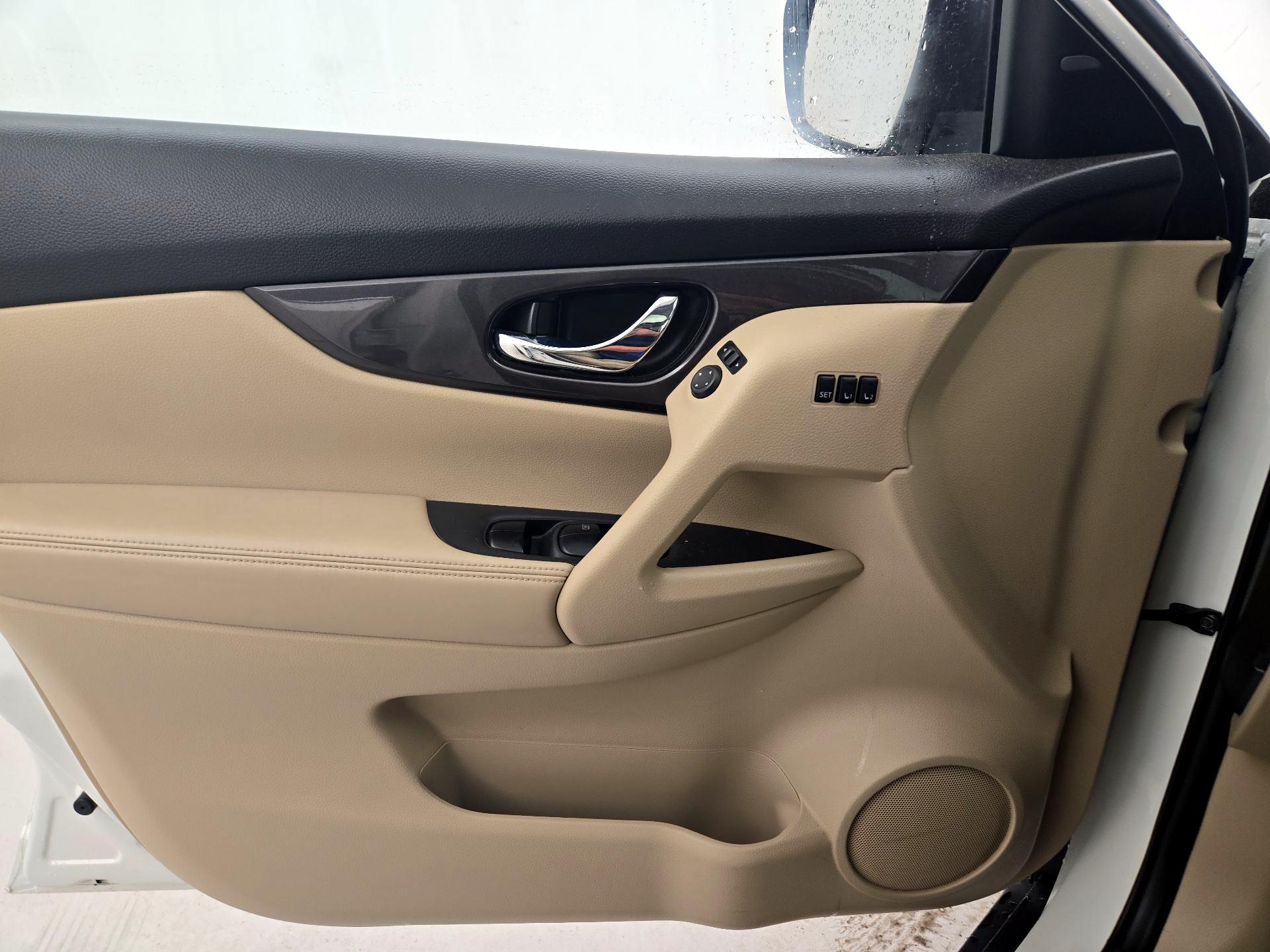 Thumbnail: 2019 Nissan Rogue - 12