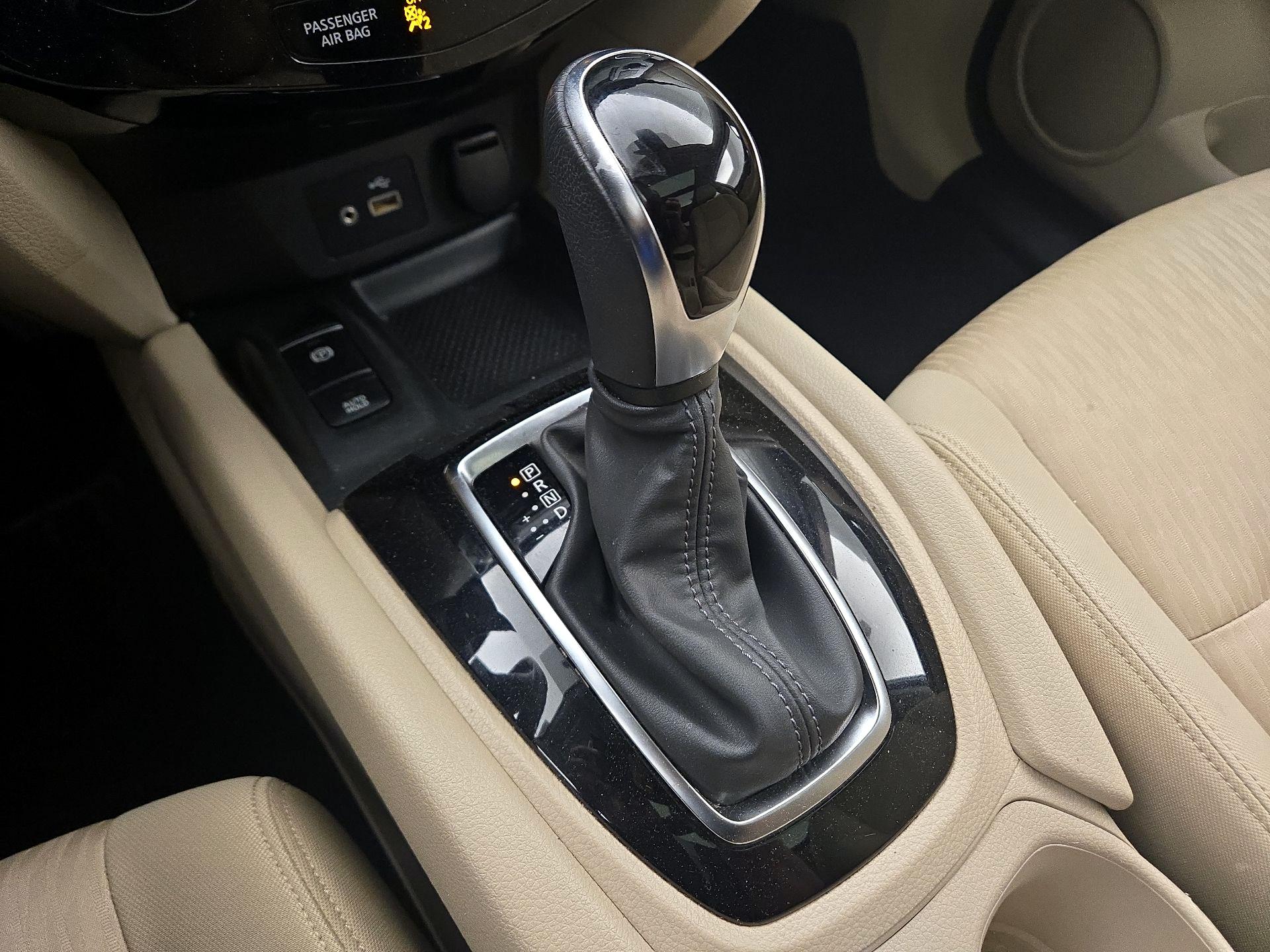 Thumbnail: 2019 Nissan Rogue - 18