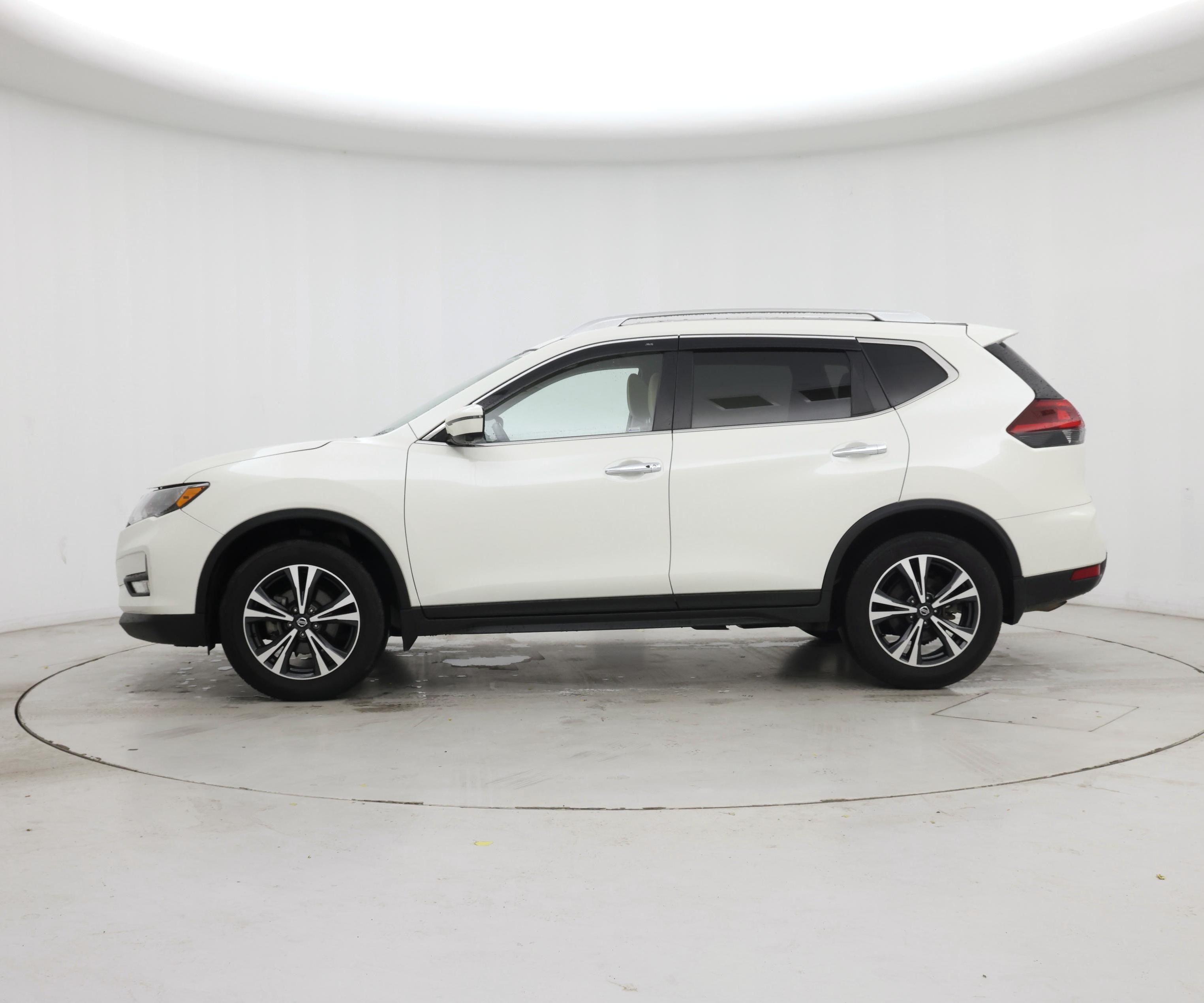 Thumbnail: 2019 Nissan Rogue - 3