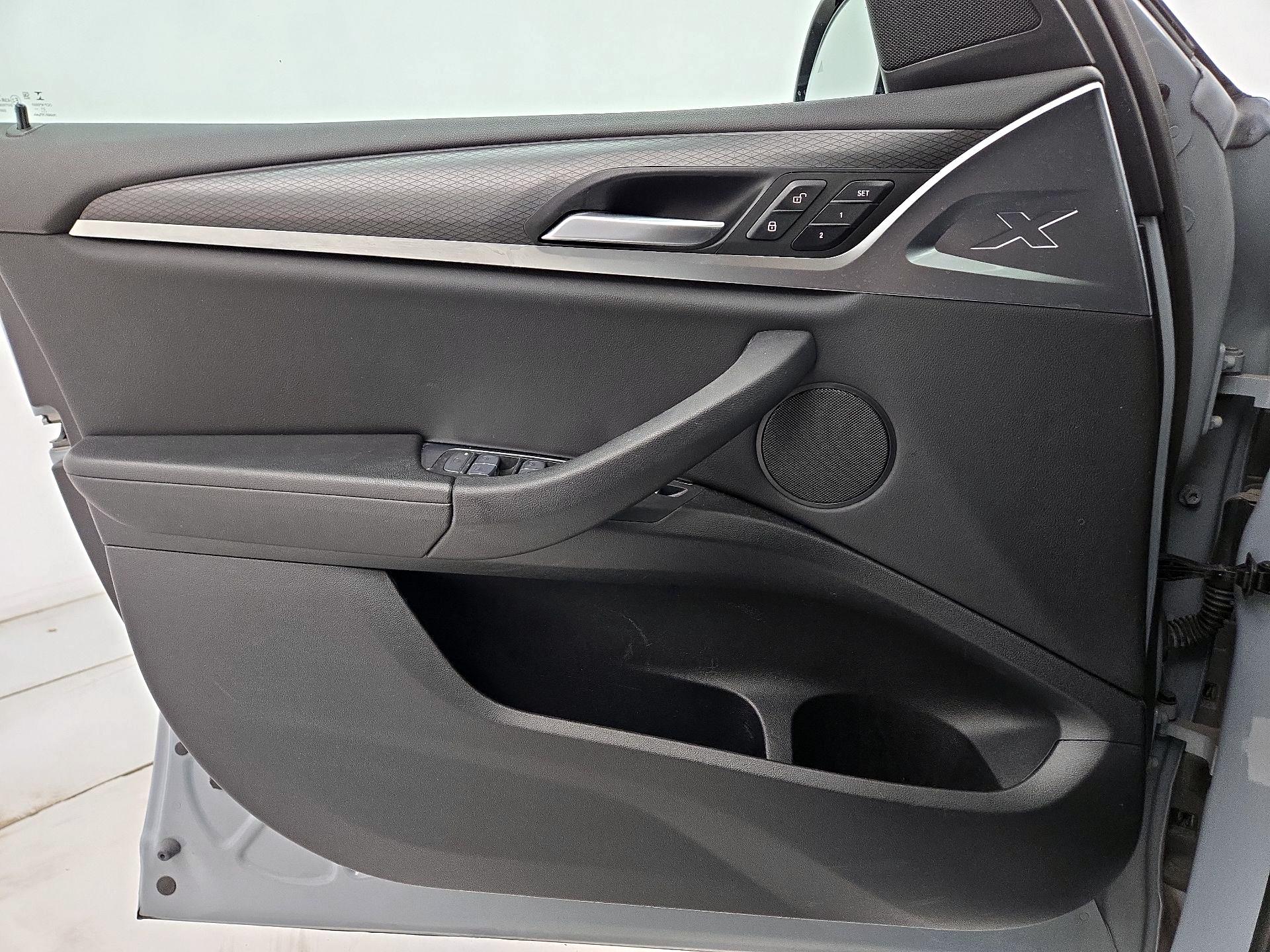 Thumbnail: 2022 BMW X3 - 10