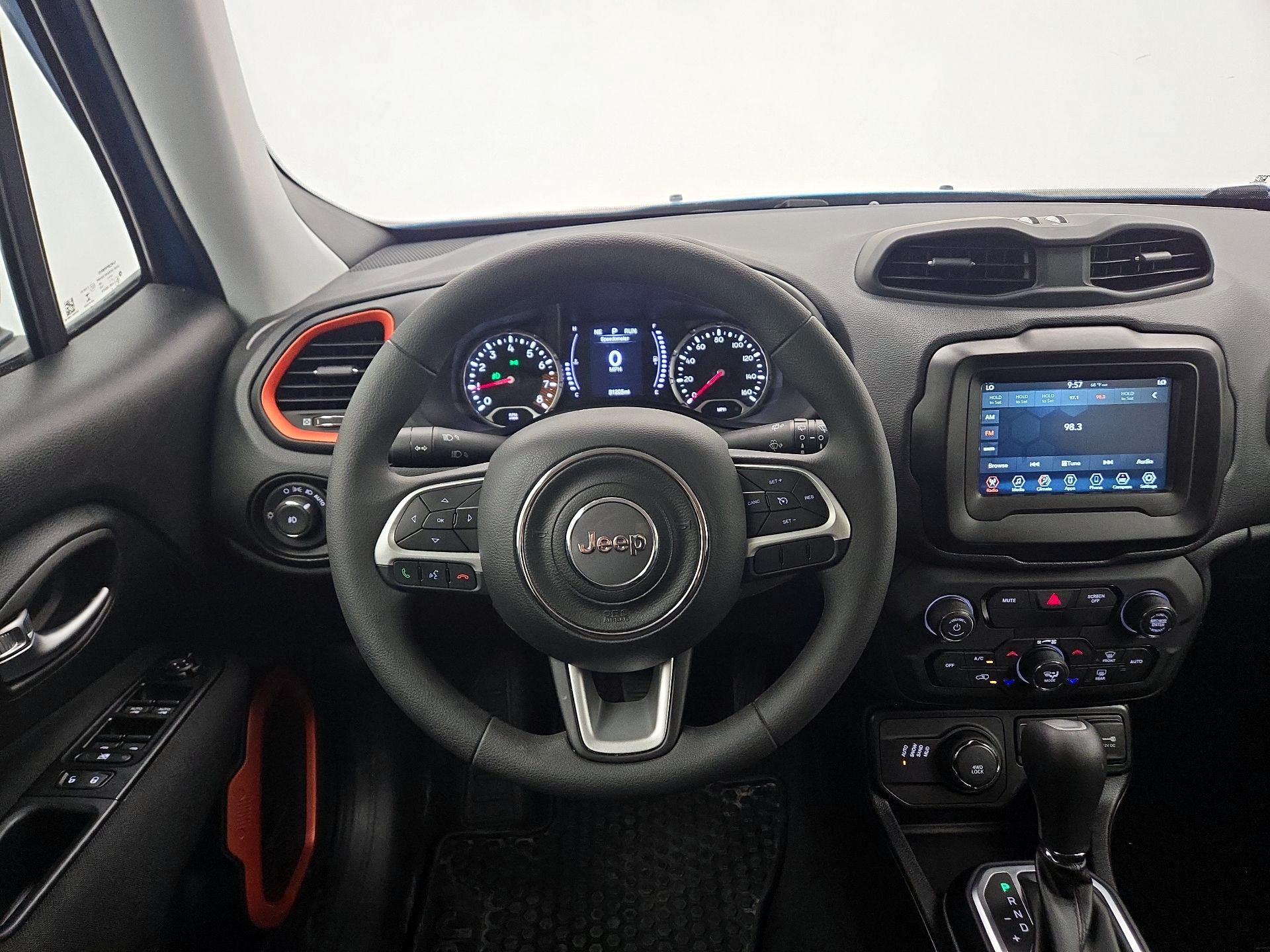 Thumbnail: 2020 Jeep Renegade - 10