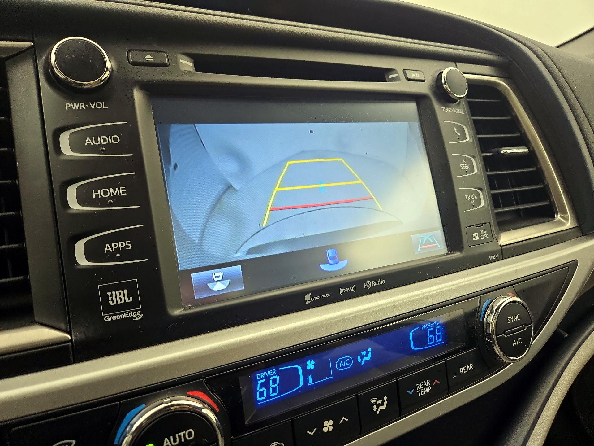 Thumbnail: 2019 Toyota Highlander - 15