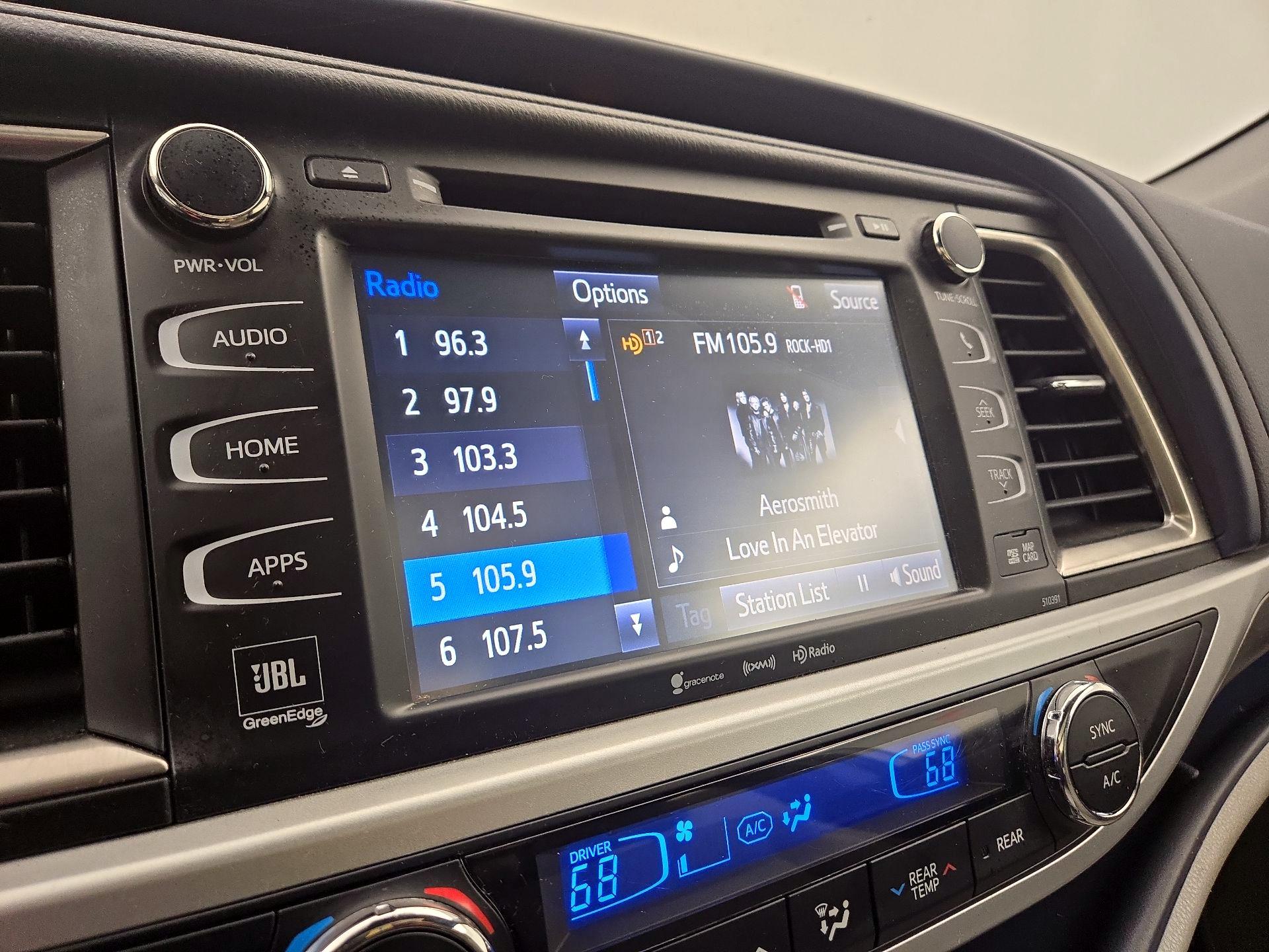 Thumbnail: 2019 Toyota Highlander - 16