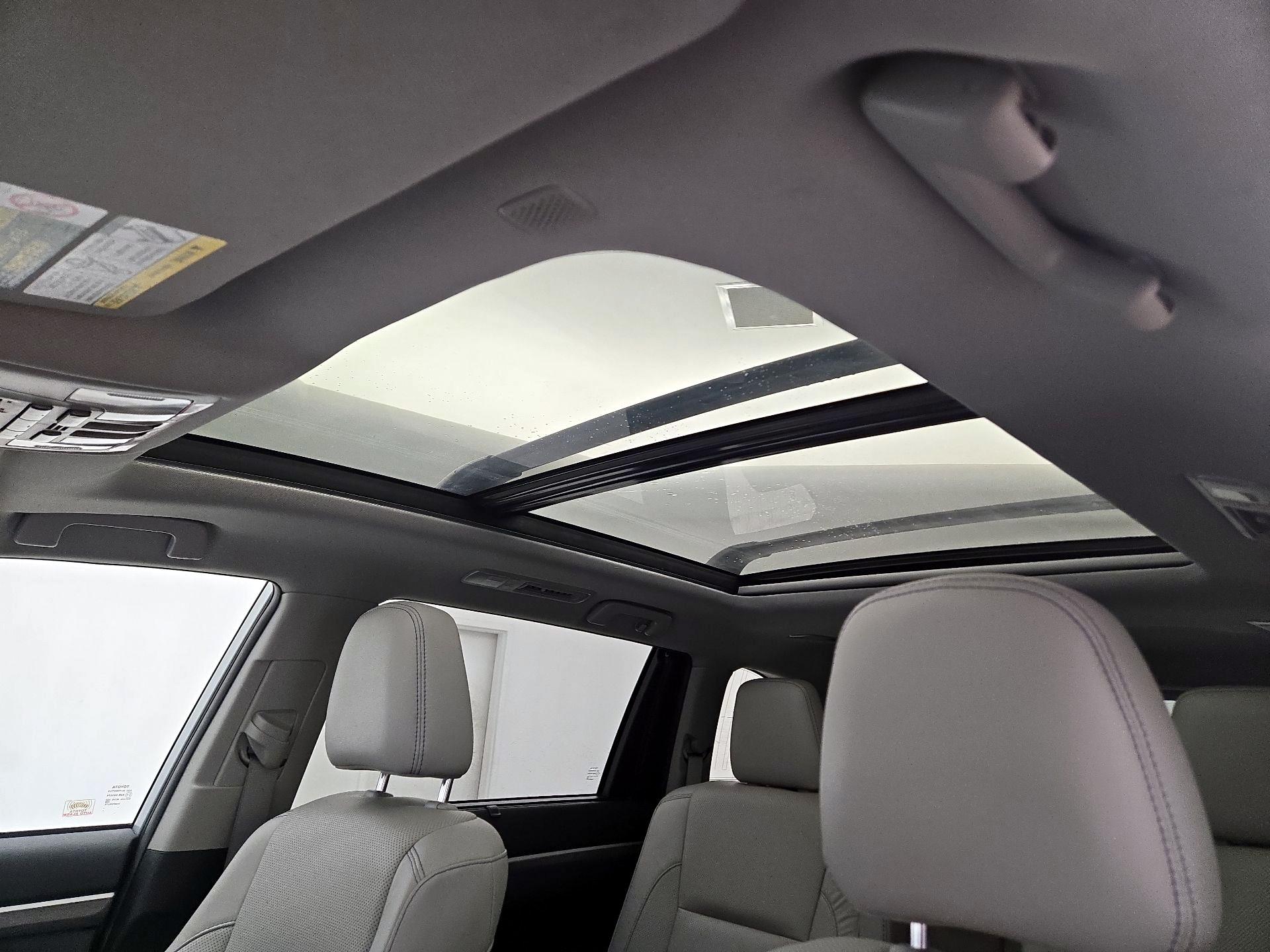 Thumbnail: 2019 Toyota Highlander - 20