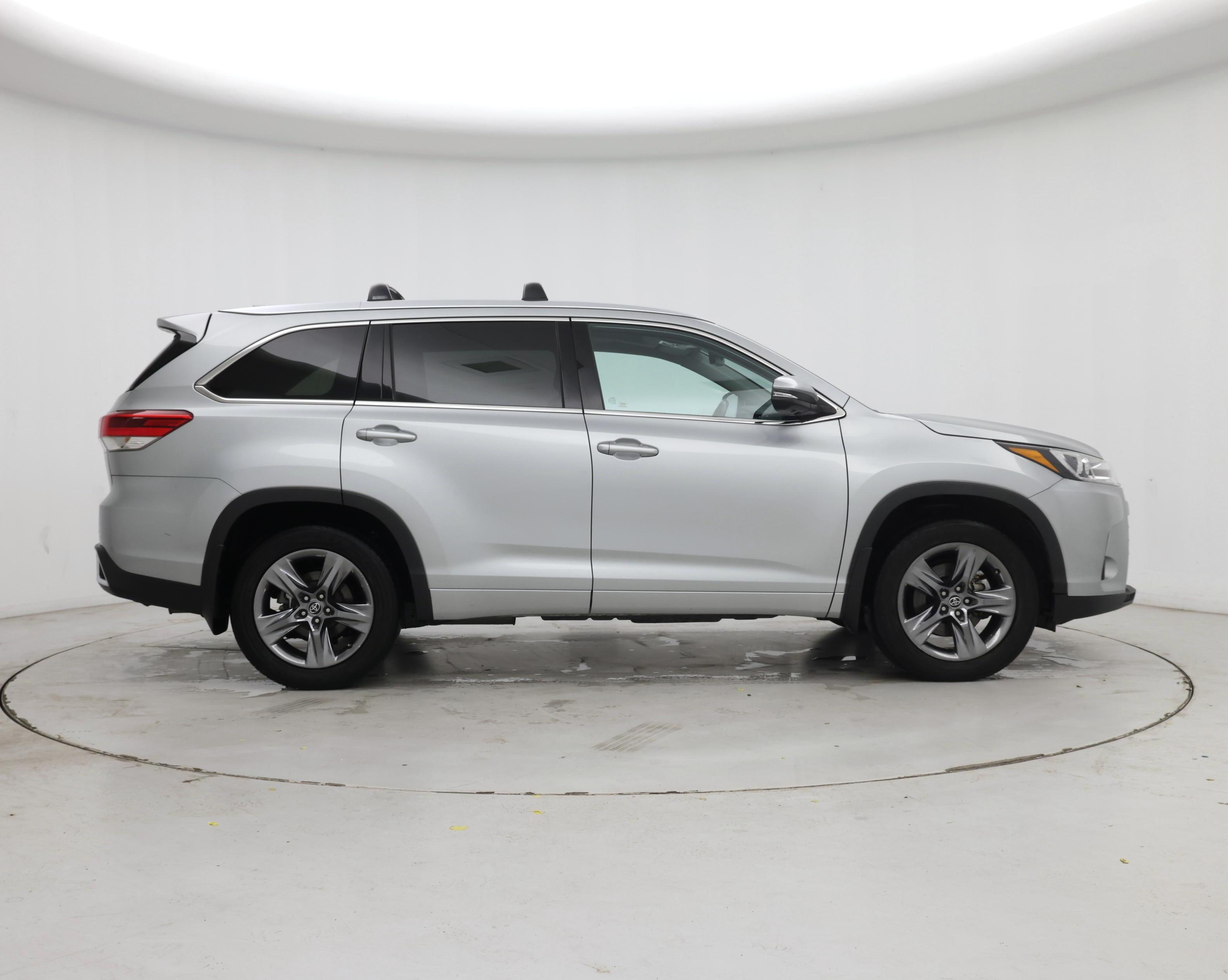 Thumbnail: 2019 Toyota Highlander - 7