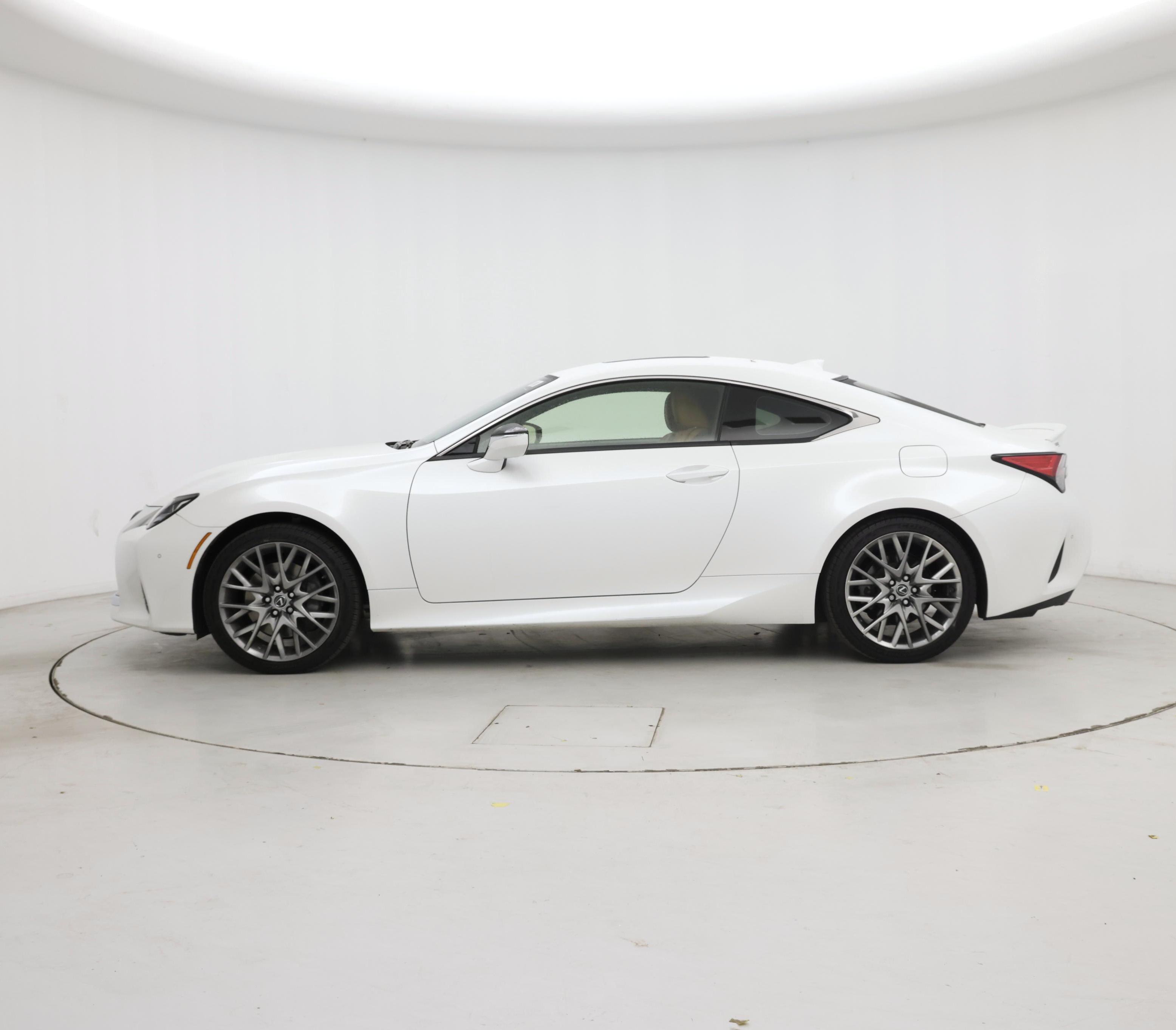 Thumbnail: 2020 Lexus RC - 3