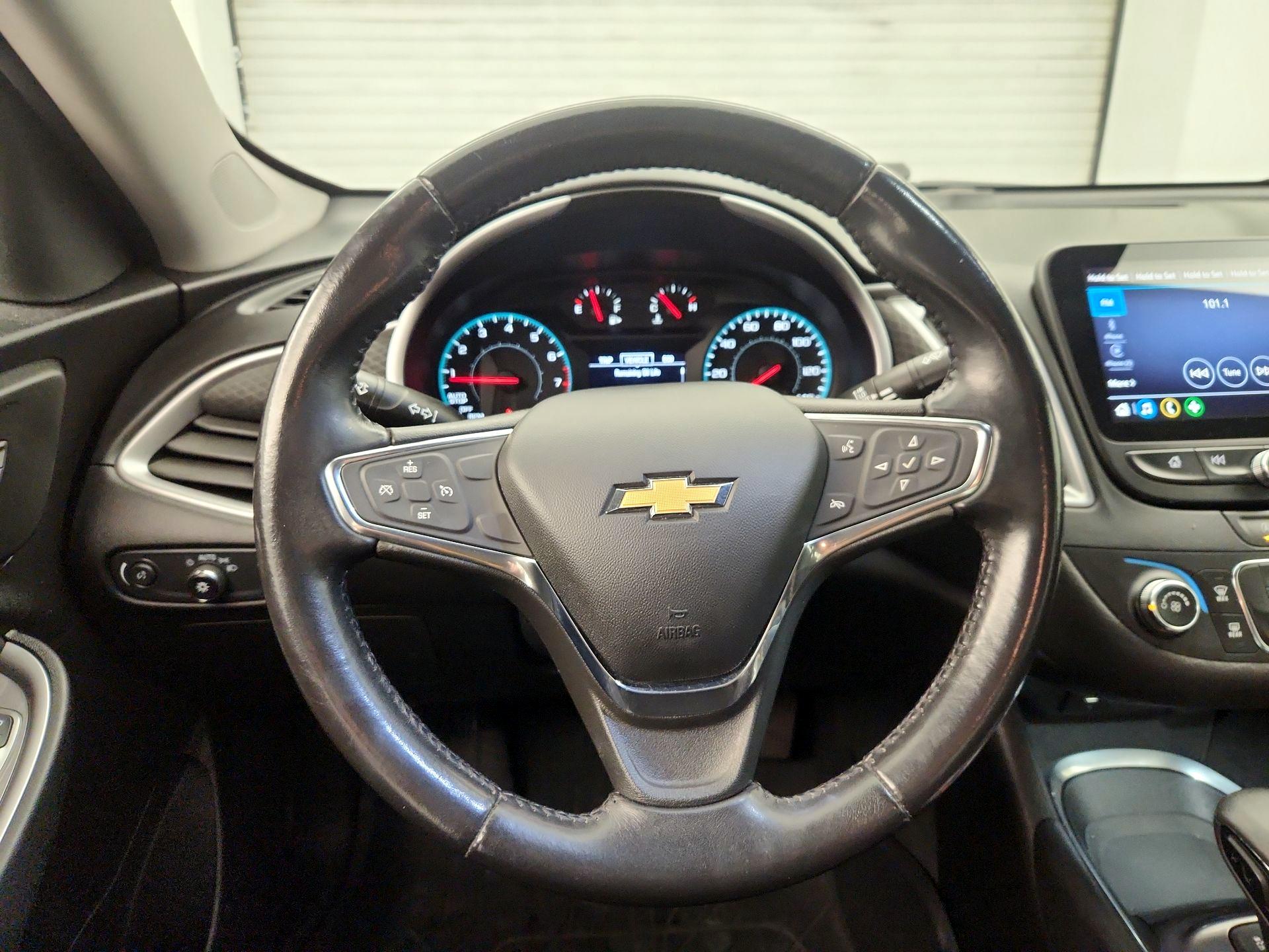 Thumbnail: 2021 Chevrolet Malibu - 10