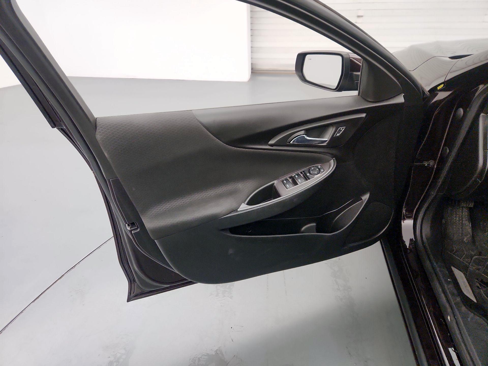 Thumbnail: 2021 Chevrolet Malibu - 12