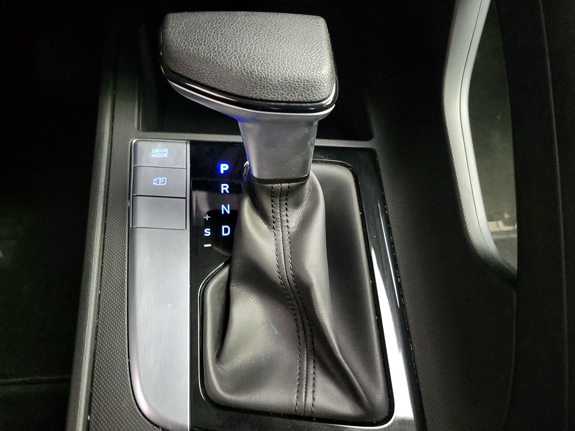 Thumbnail: 2024 Hyundai Elantra - 18