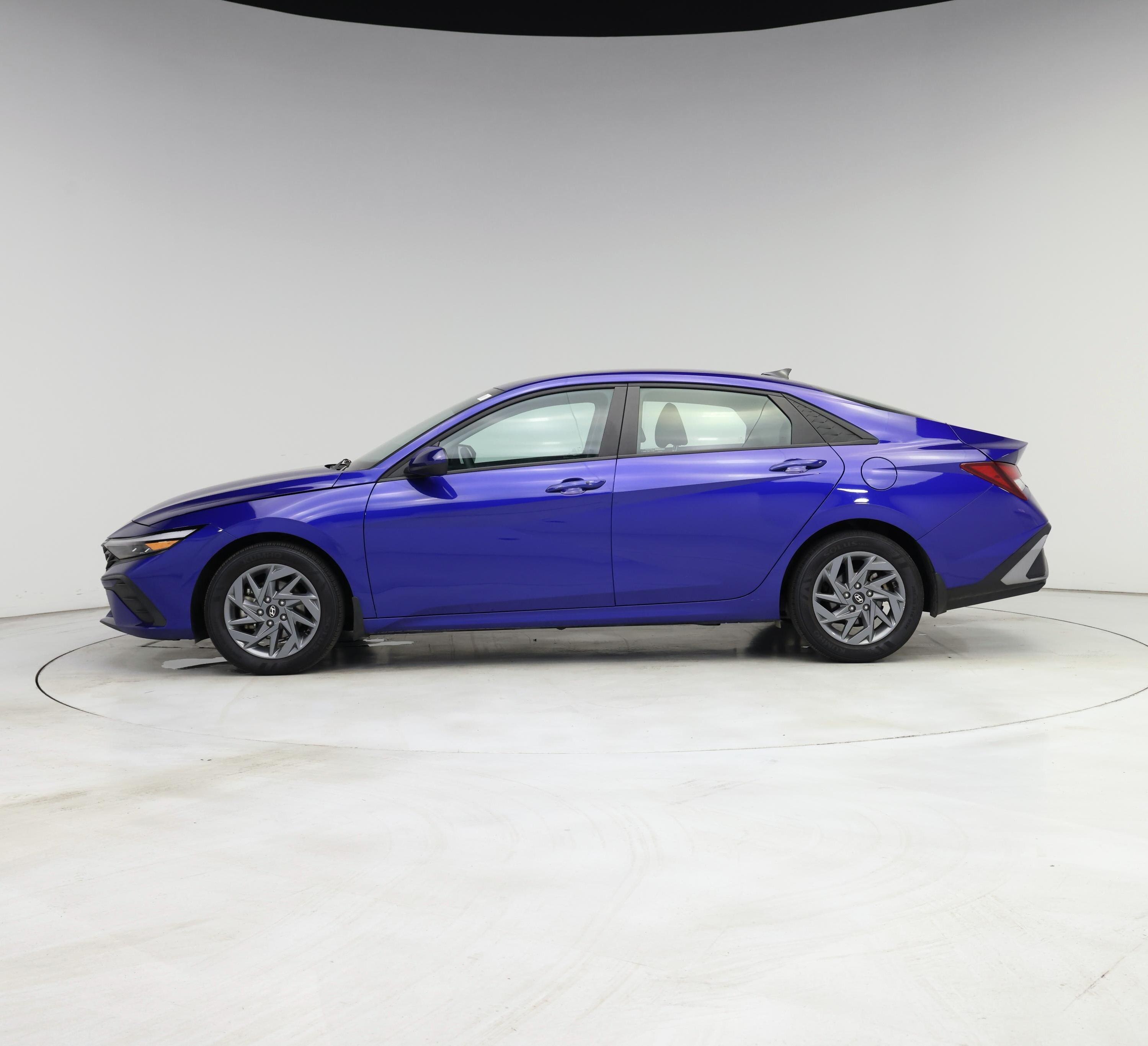 Thumbnail: 2024 Hyundai Elantra - 3