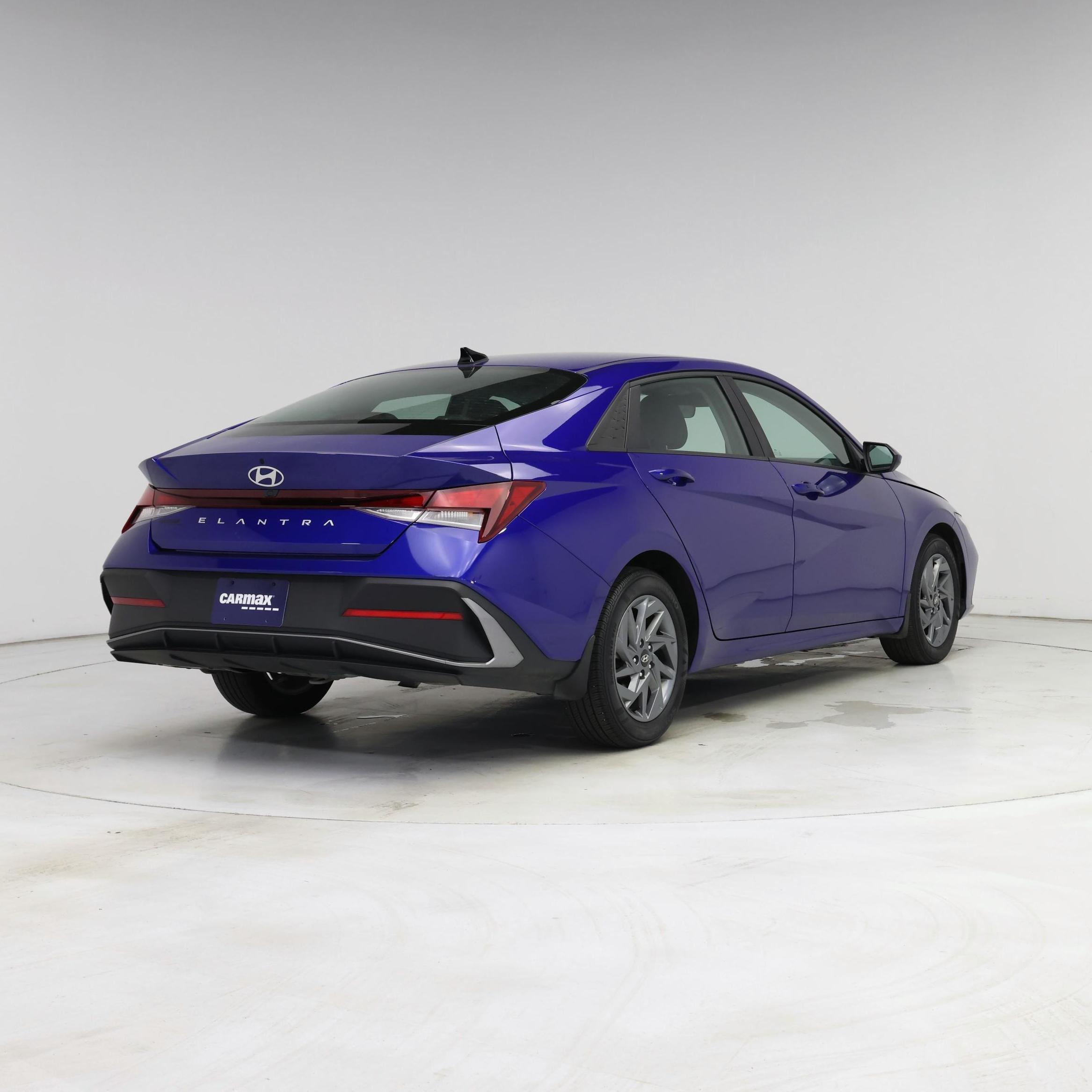 Thumbnail: 2024 Hyundai Elantra - 8