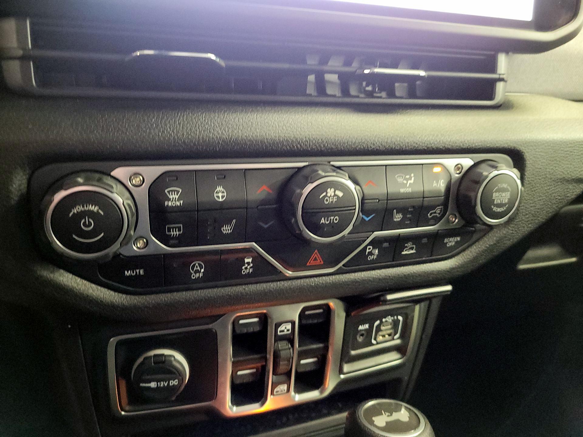 Thumbnail: 2025 Jeep Wrangler - 16