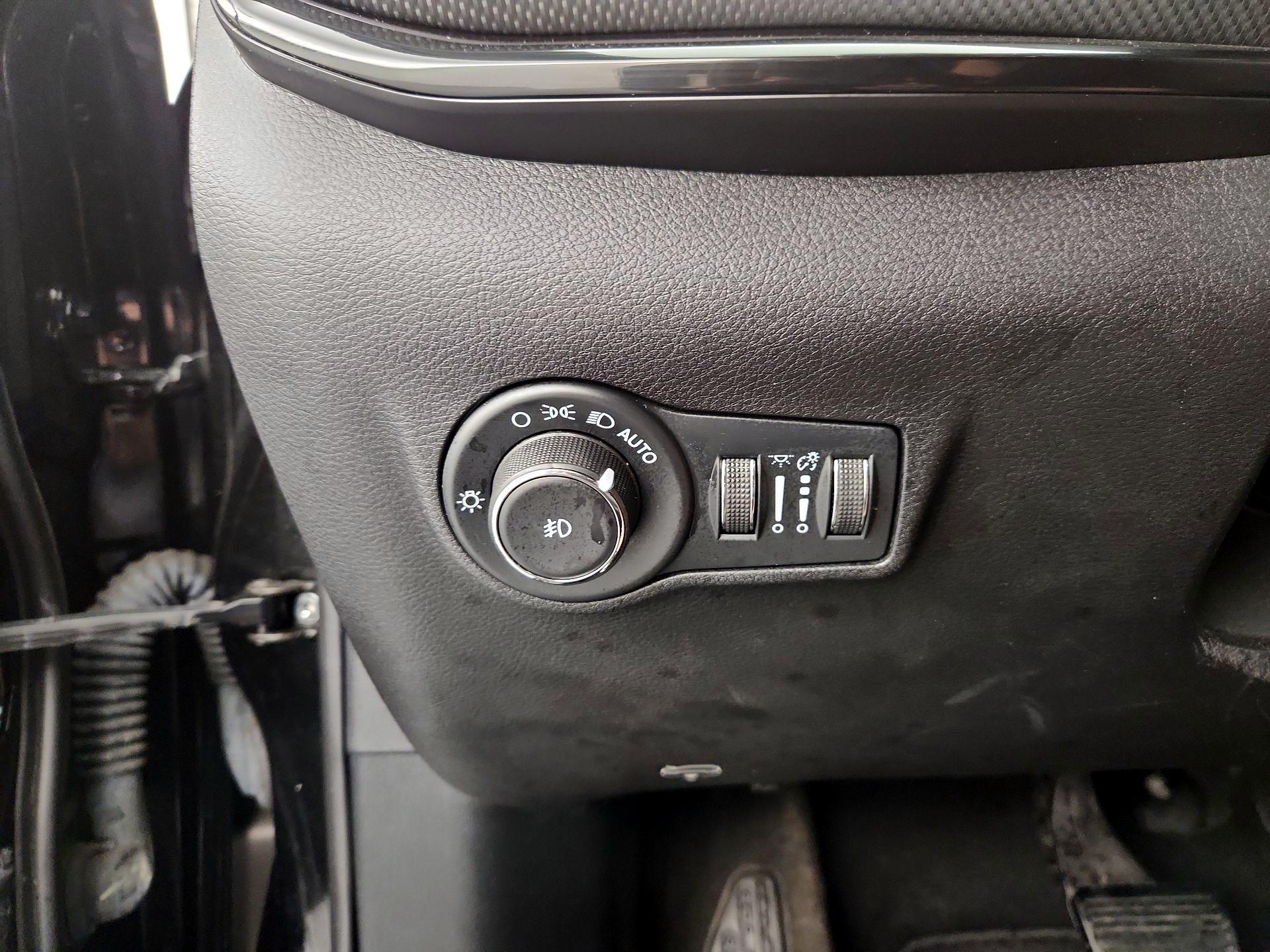 Thumbnail: 2022 Jeep Compass - 13