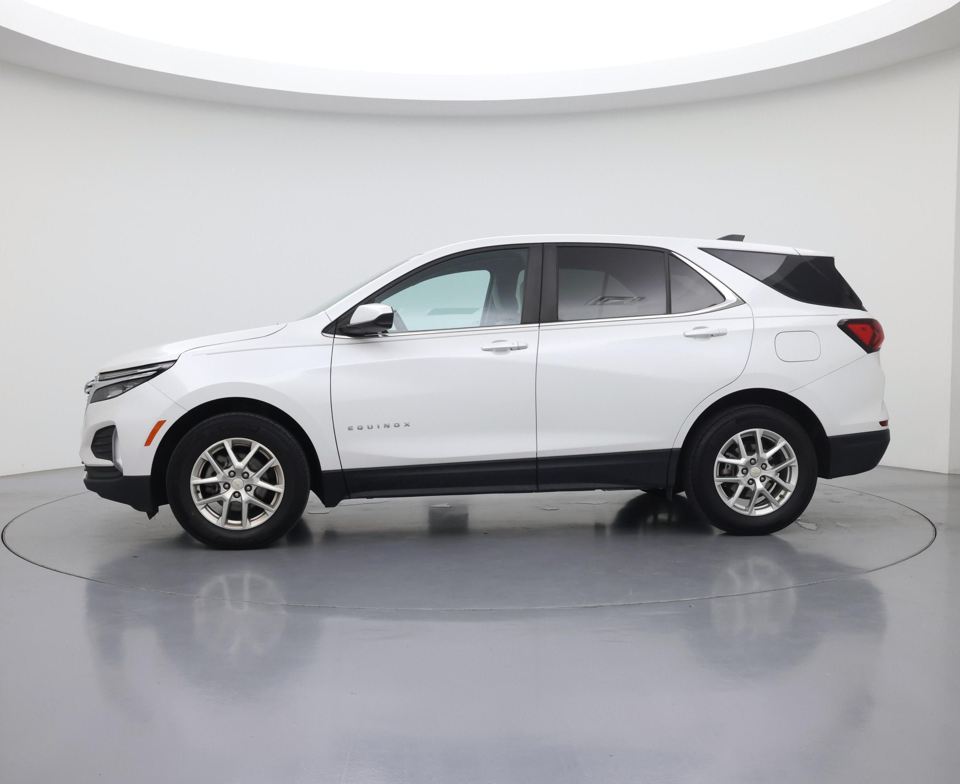 Thumbnail: 2022 Chevrolet Equinox - 3