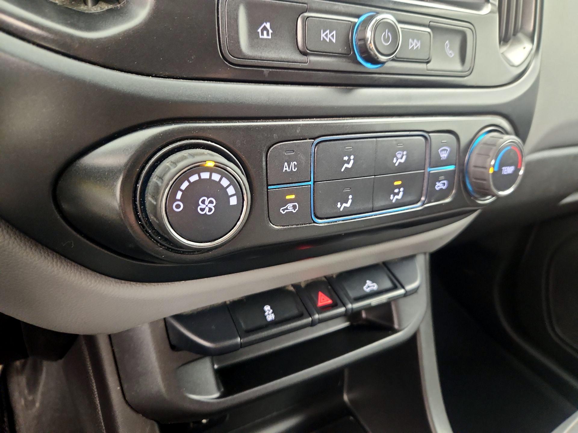 Thumbnail: 2022 Chevrolet Colorado - 16