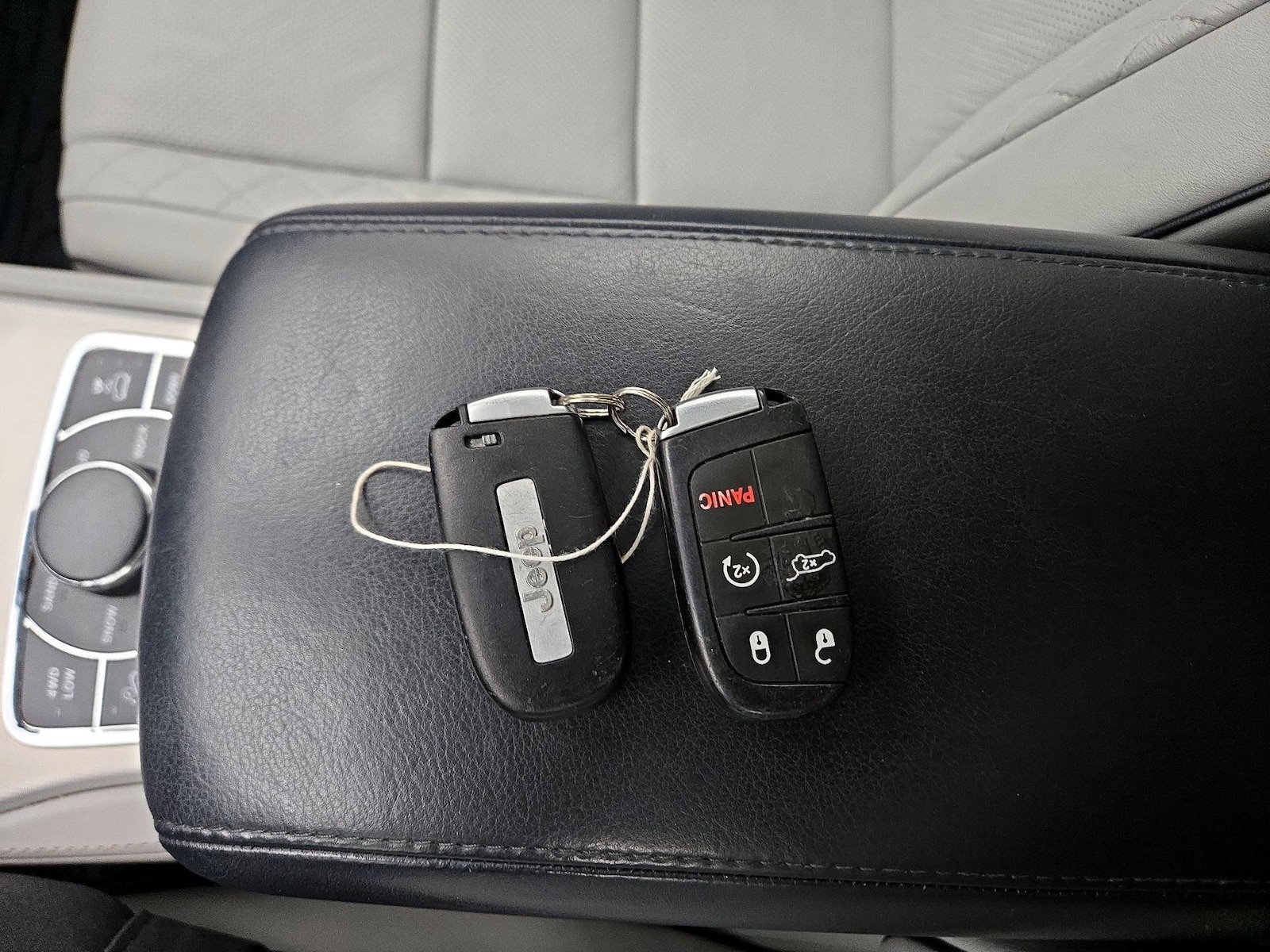 2020 Jeep Grand Cherokee Summit - Photo 26