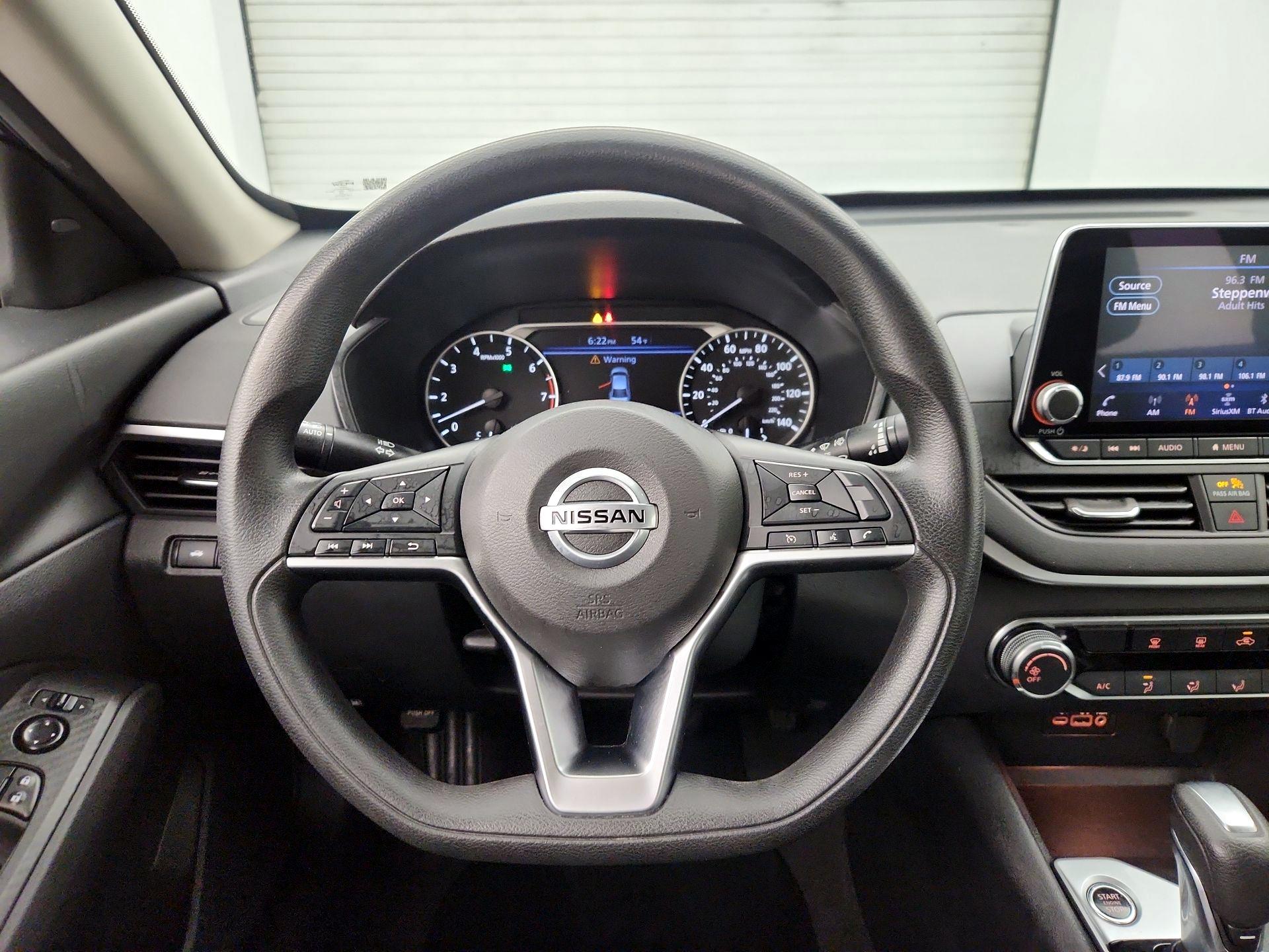 Thumbnail: 2022 Nissan Altima - 10