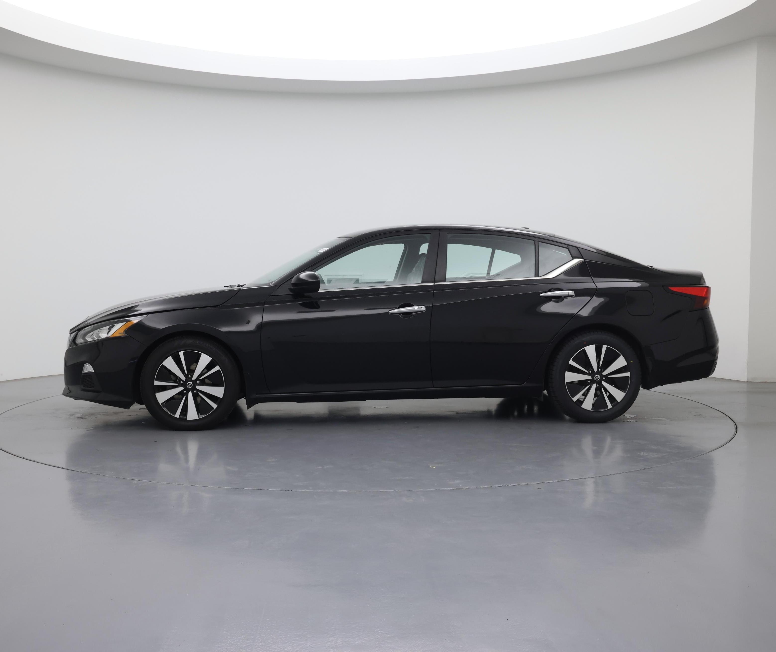 Thumbnail: 2022 Nissan Altima - 3