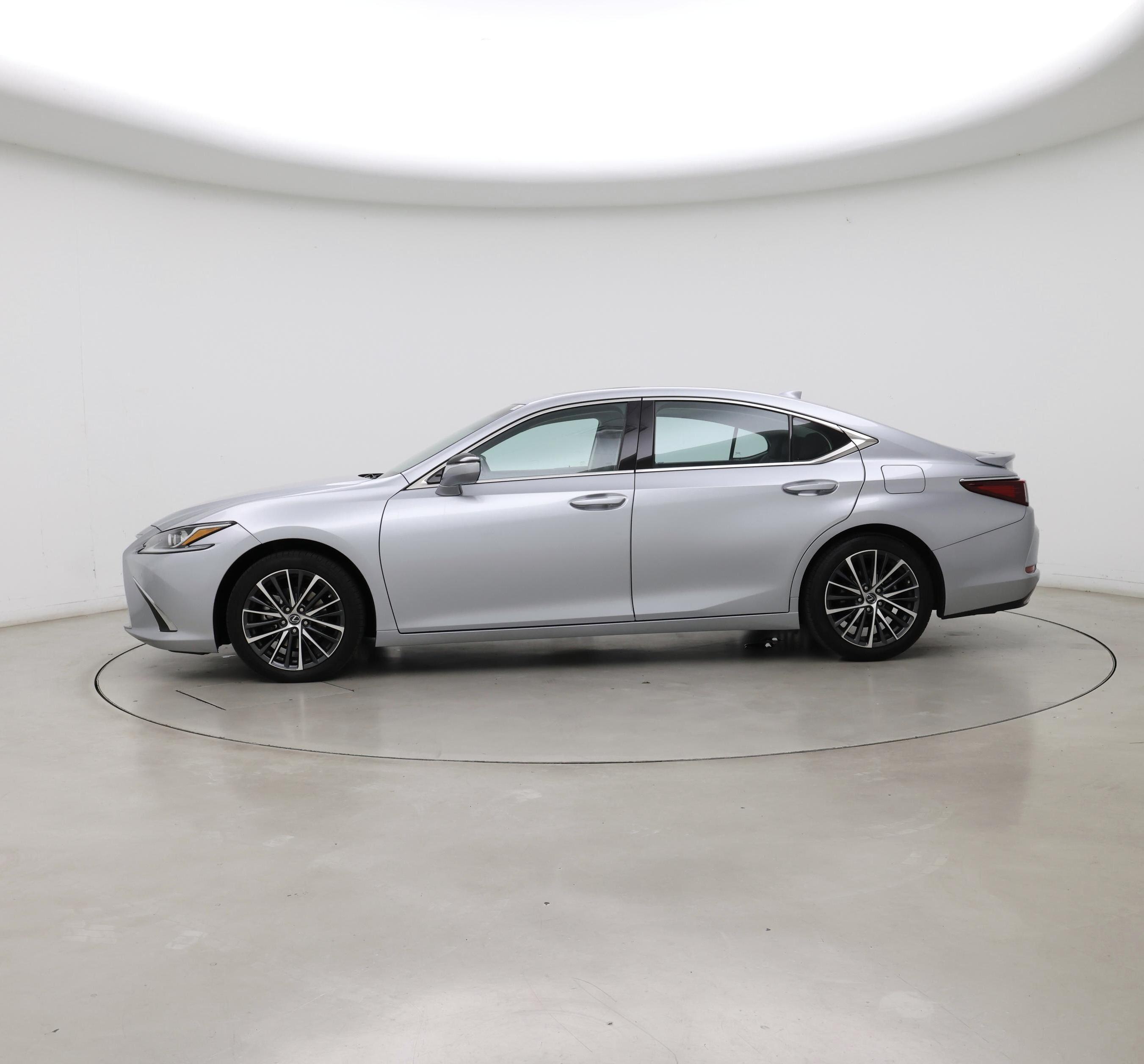 Thumbnail: 2023 Lexus ES - 3