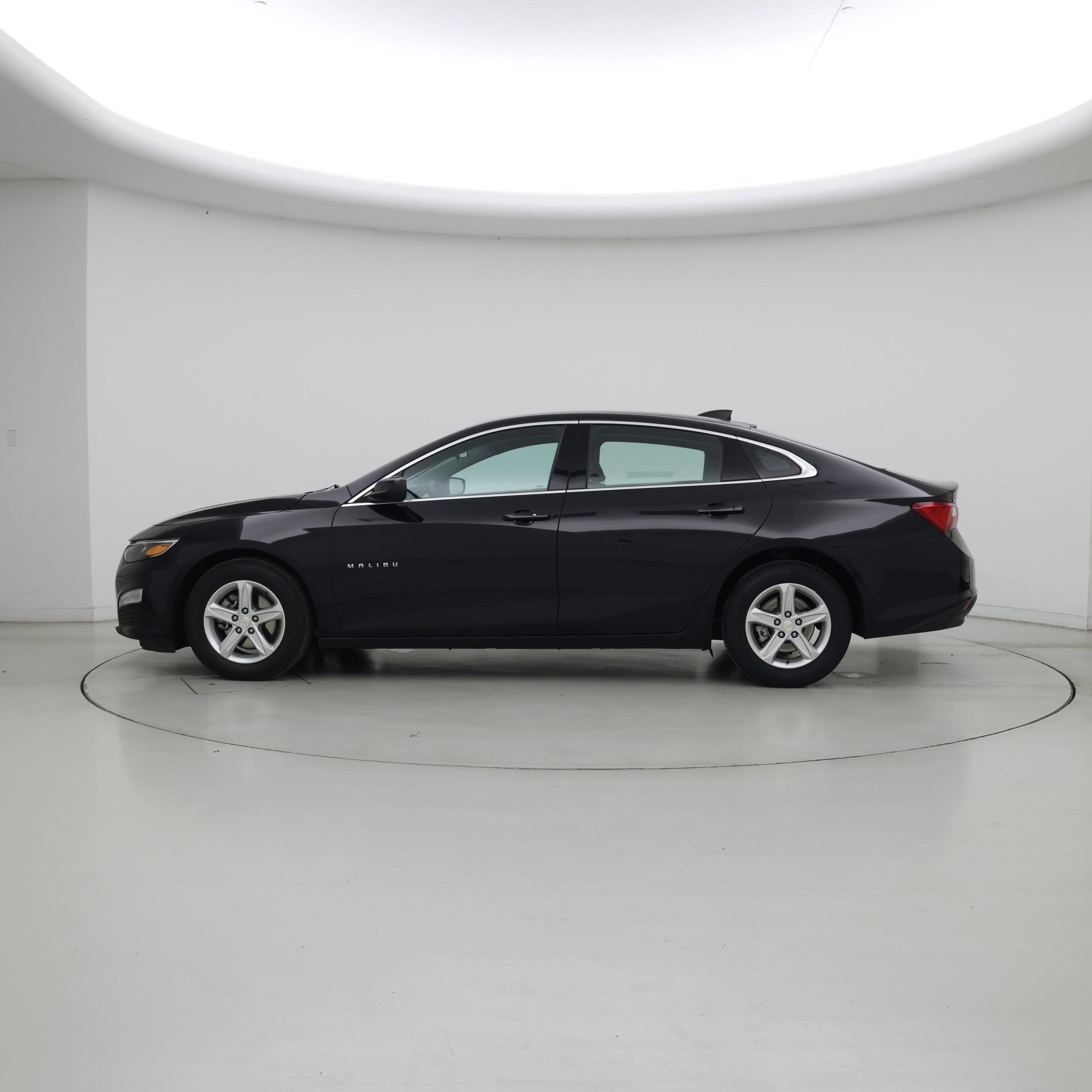 Thumbnail: 2024 Chevrolet Malibu - 3