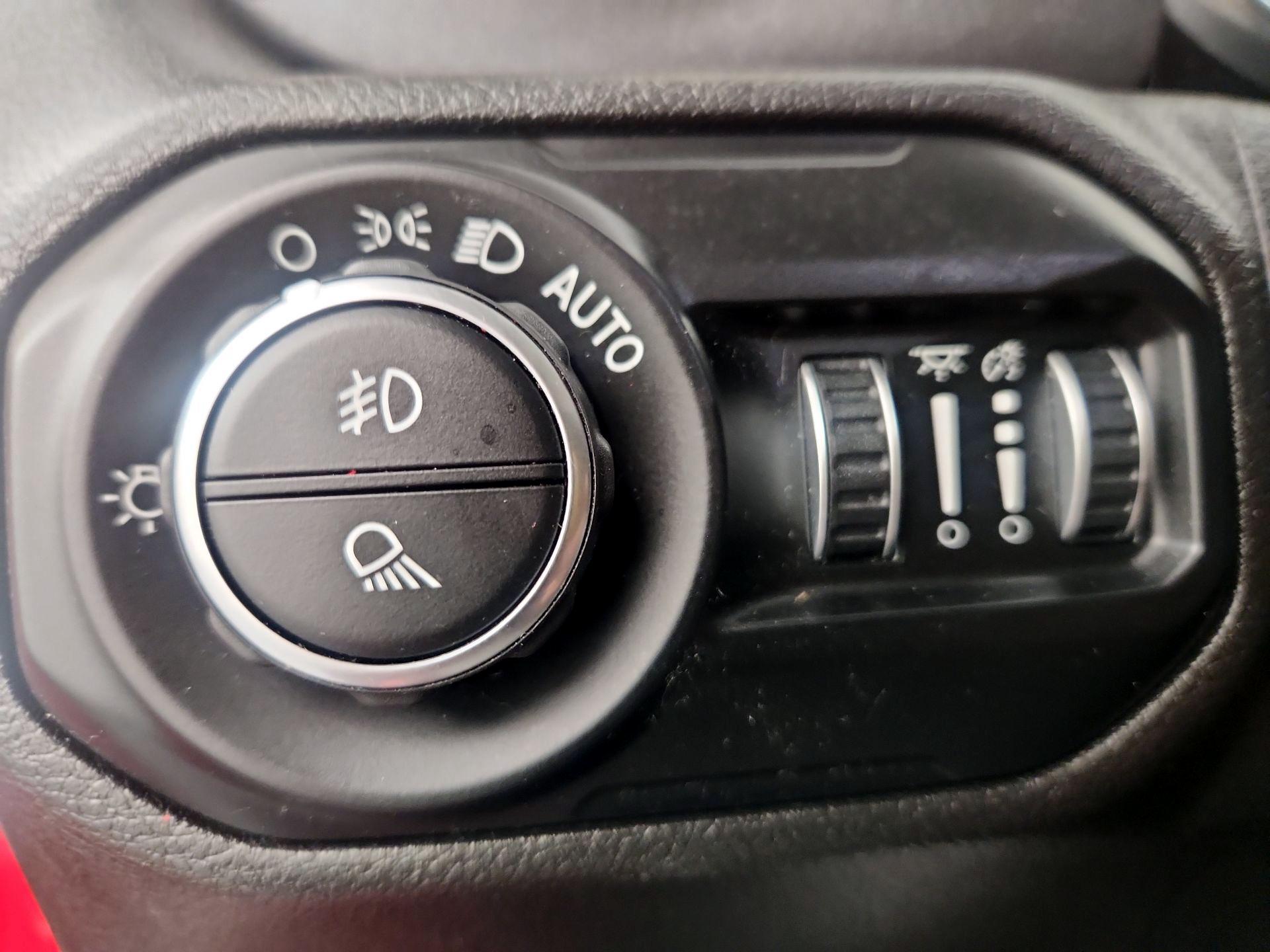 Thumbnail: 2021 Jeep Gladiator - 13