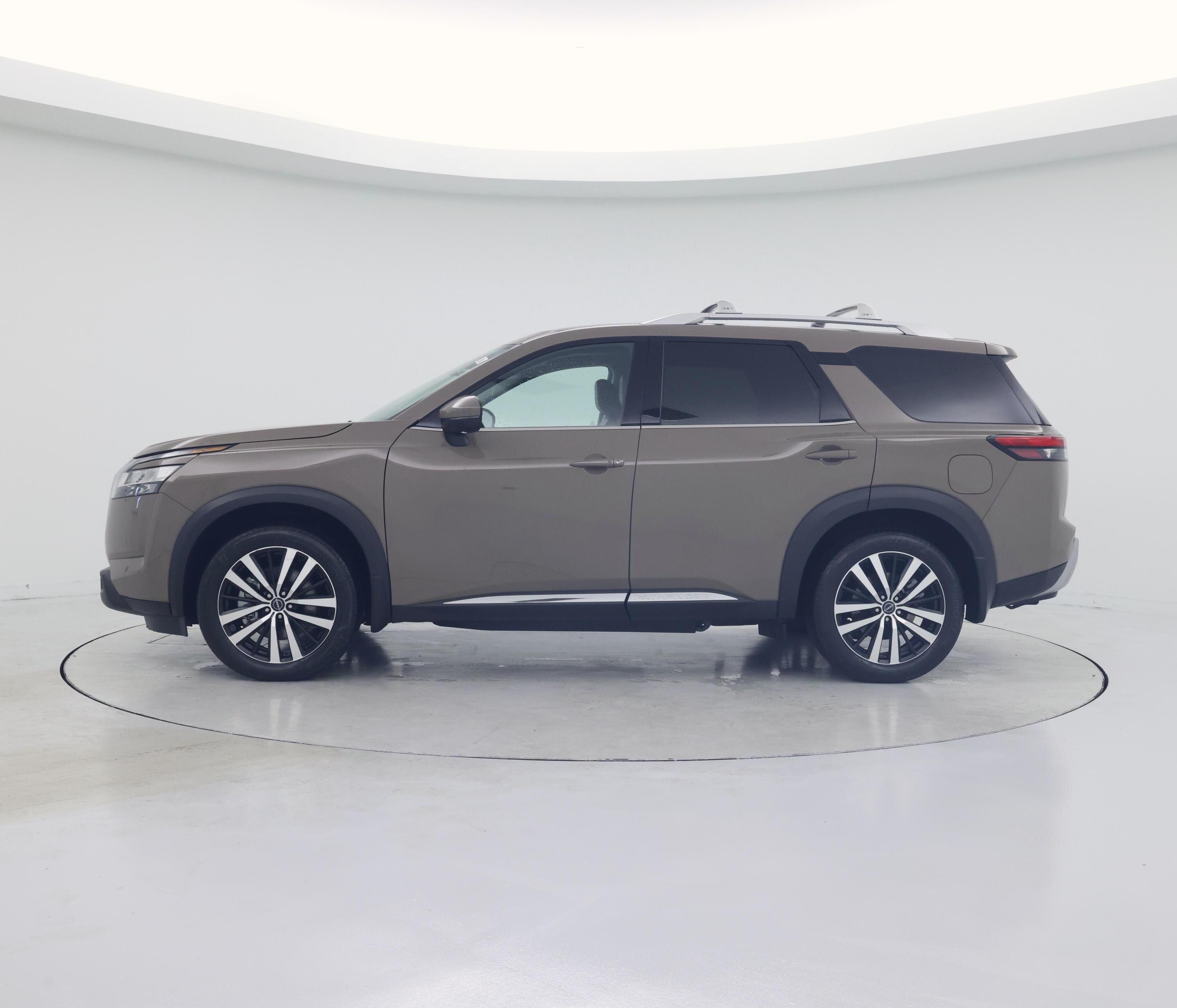 Thumbnail: 2024 Nissan Pathfinder - 3