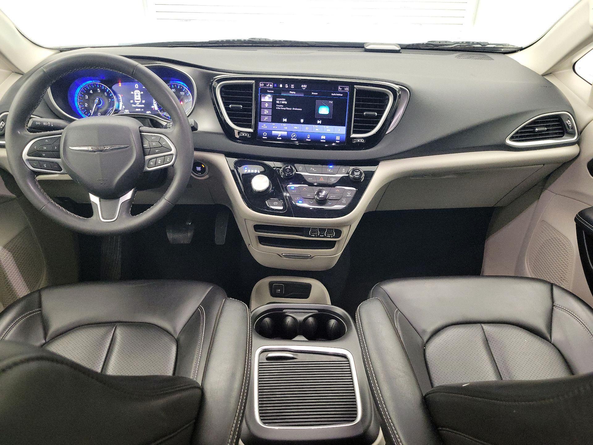 Thumbnail: 2023 Chrysler Pacifica - 9