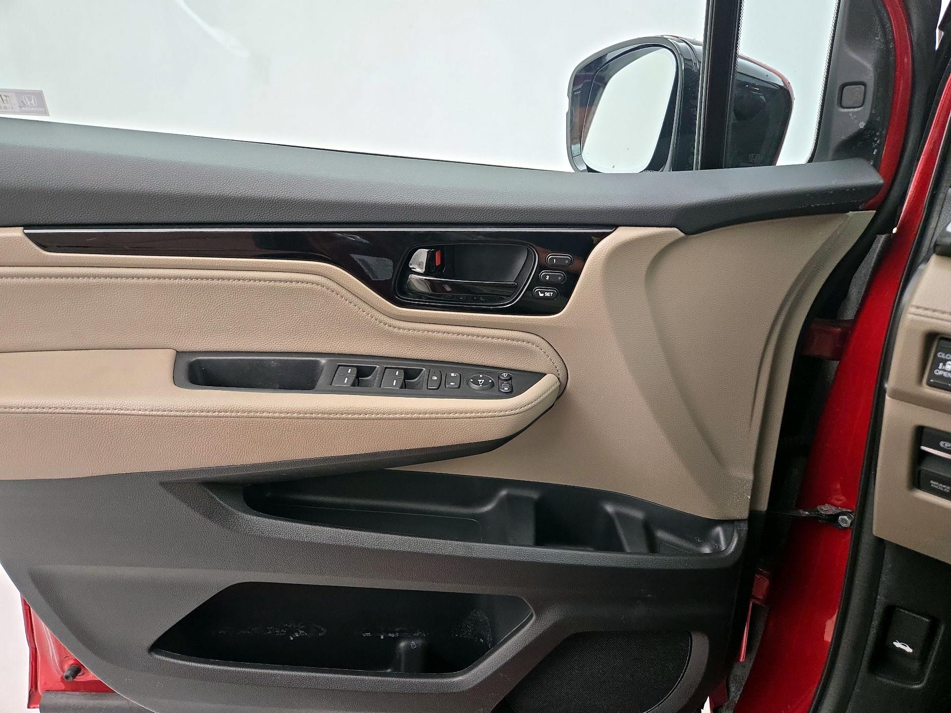 Thumbnail: 2023 Honda Odyssey - 12