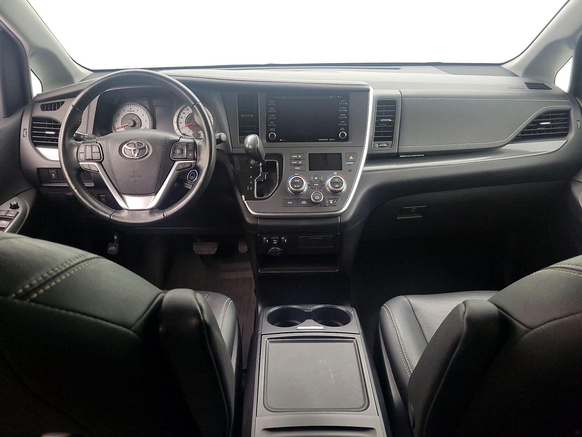 Thumbnail: 2020 Toyota Sienna - 9