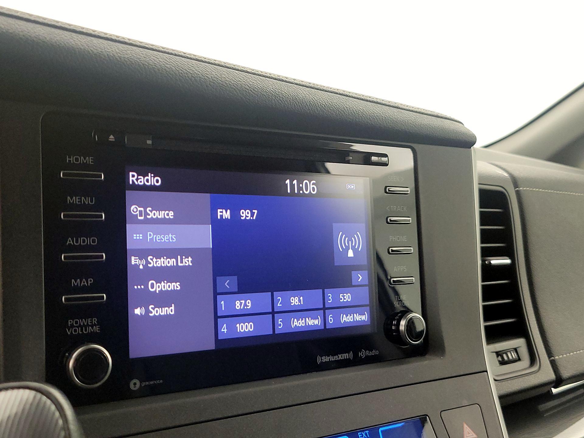 Thumbnail: 2020 Toyota Sienna - 15