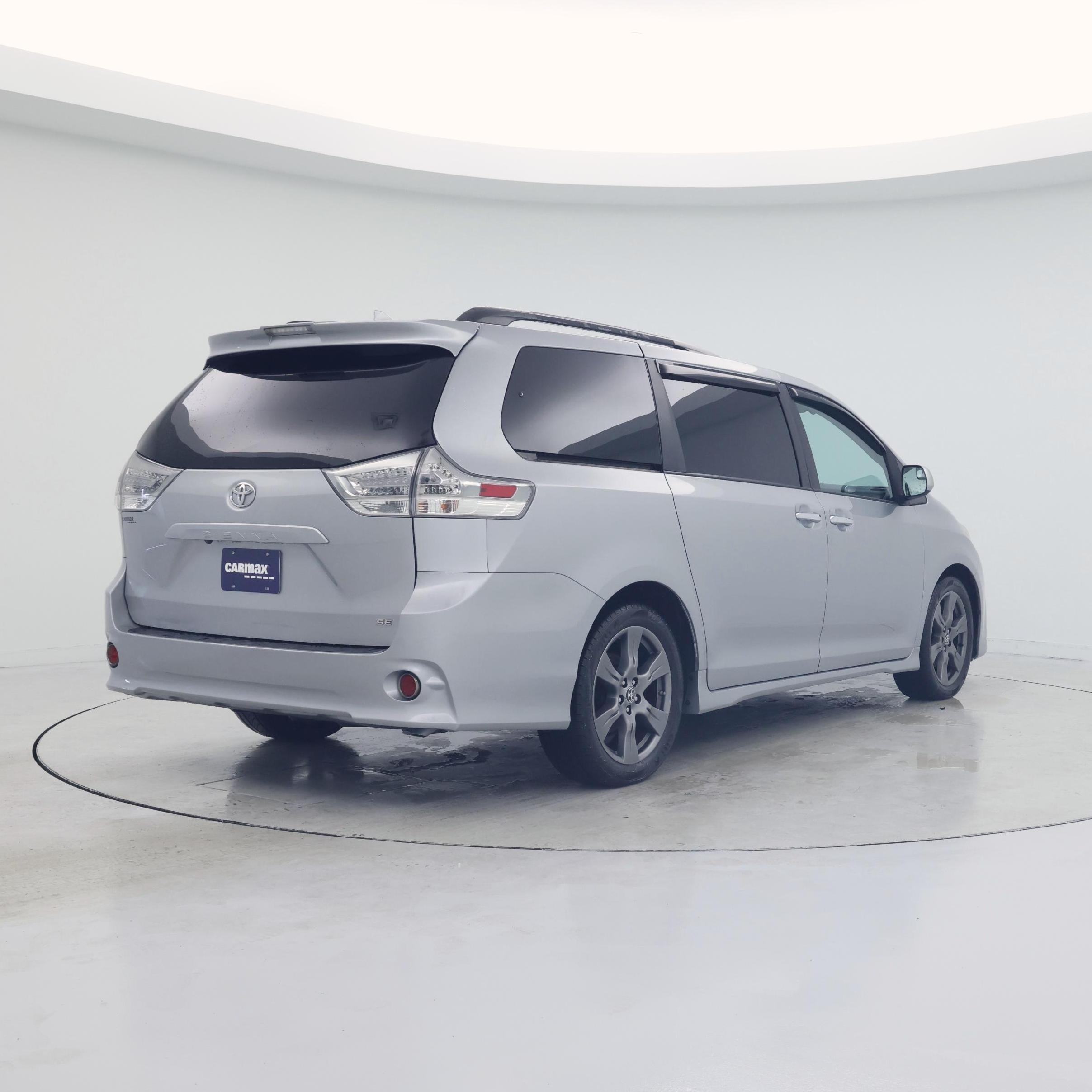 Thumbnail: 2020 Toyota Sienna - 8