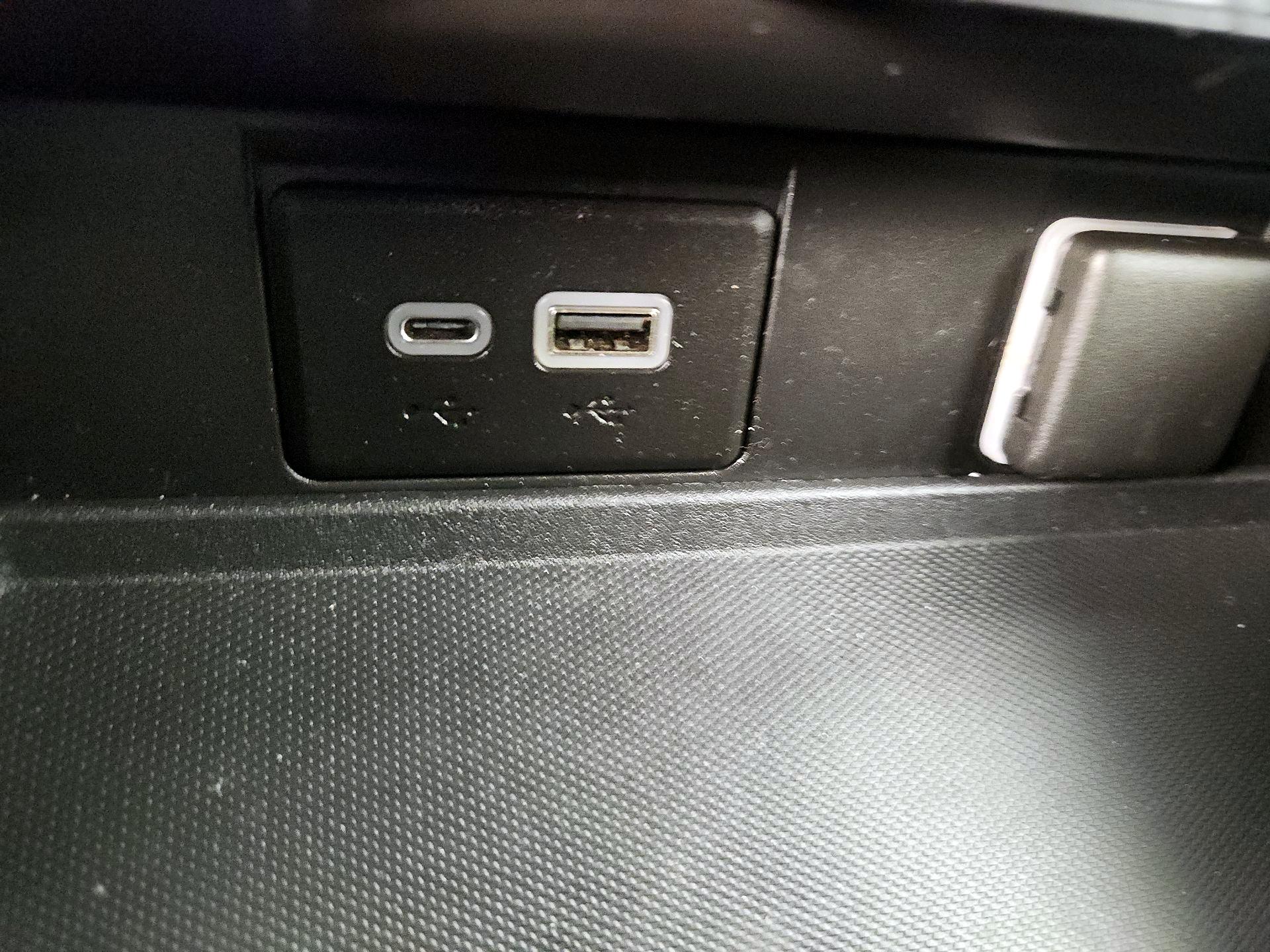 Thumbnail: 2021 Chevrolet Tahoe - 18