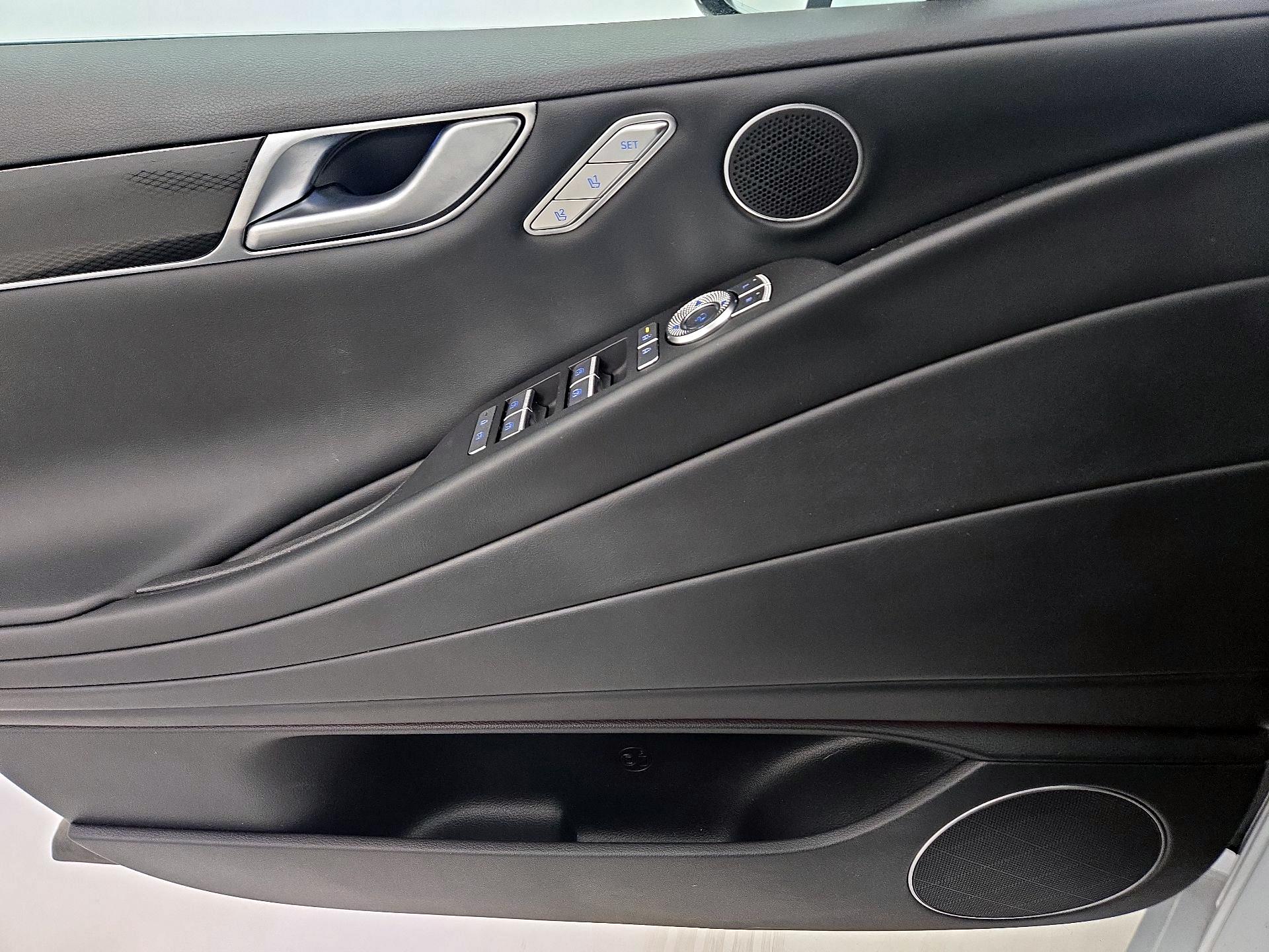 Thumbnail: 2025 Genesis G80 - 12