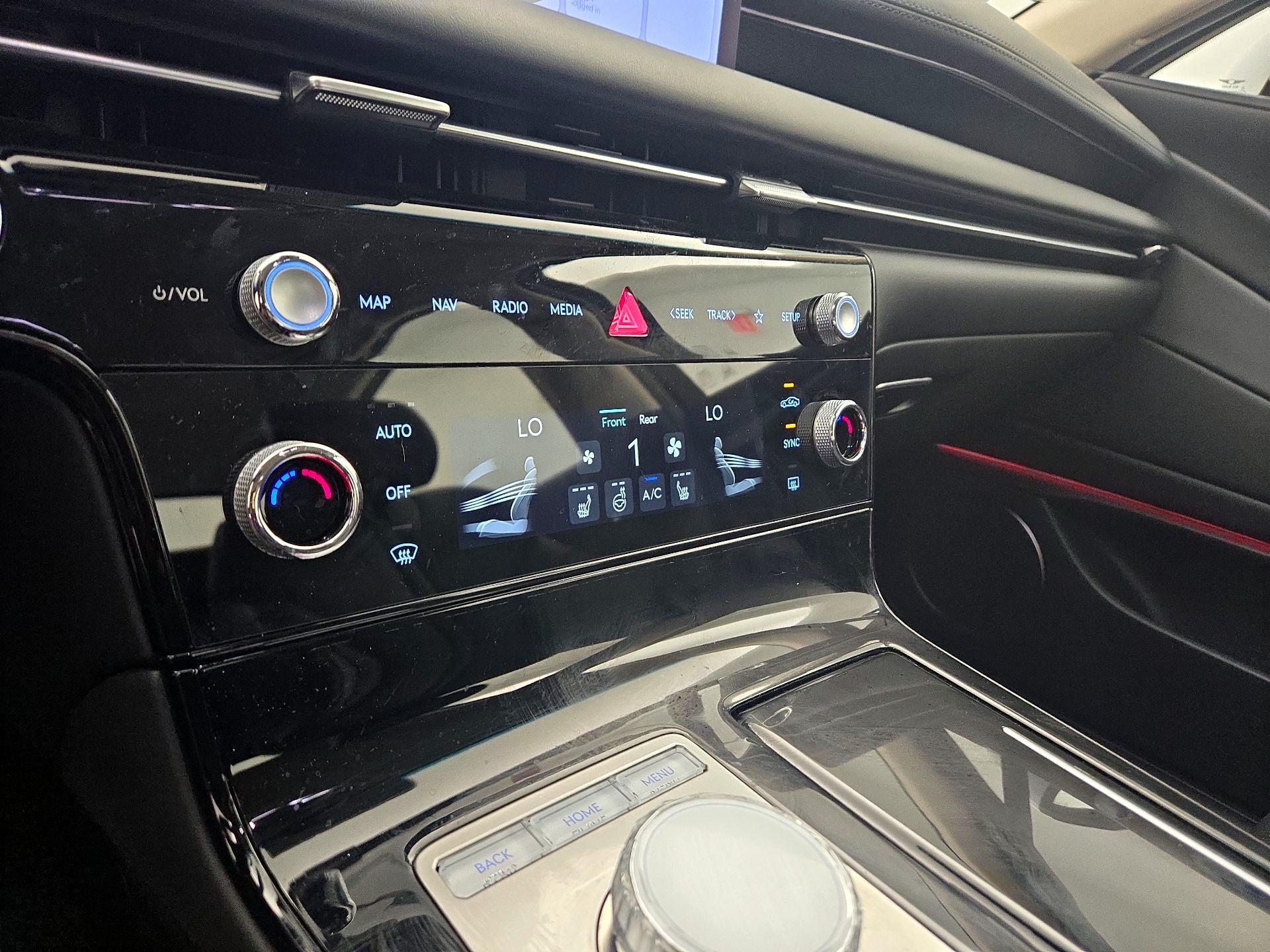 Thumbnail: 2025 Genesis G80 - 17