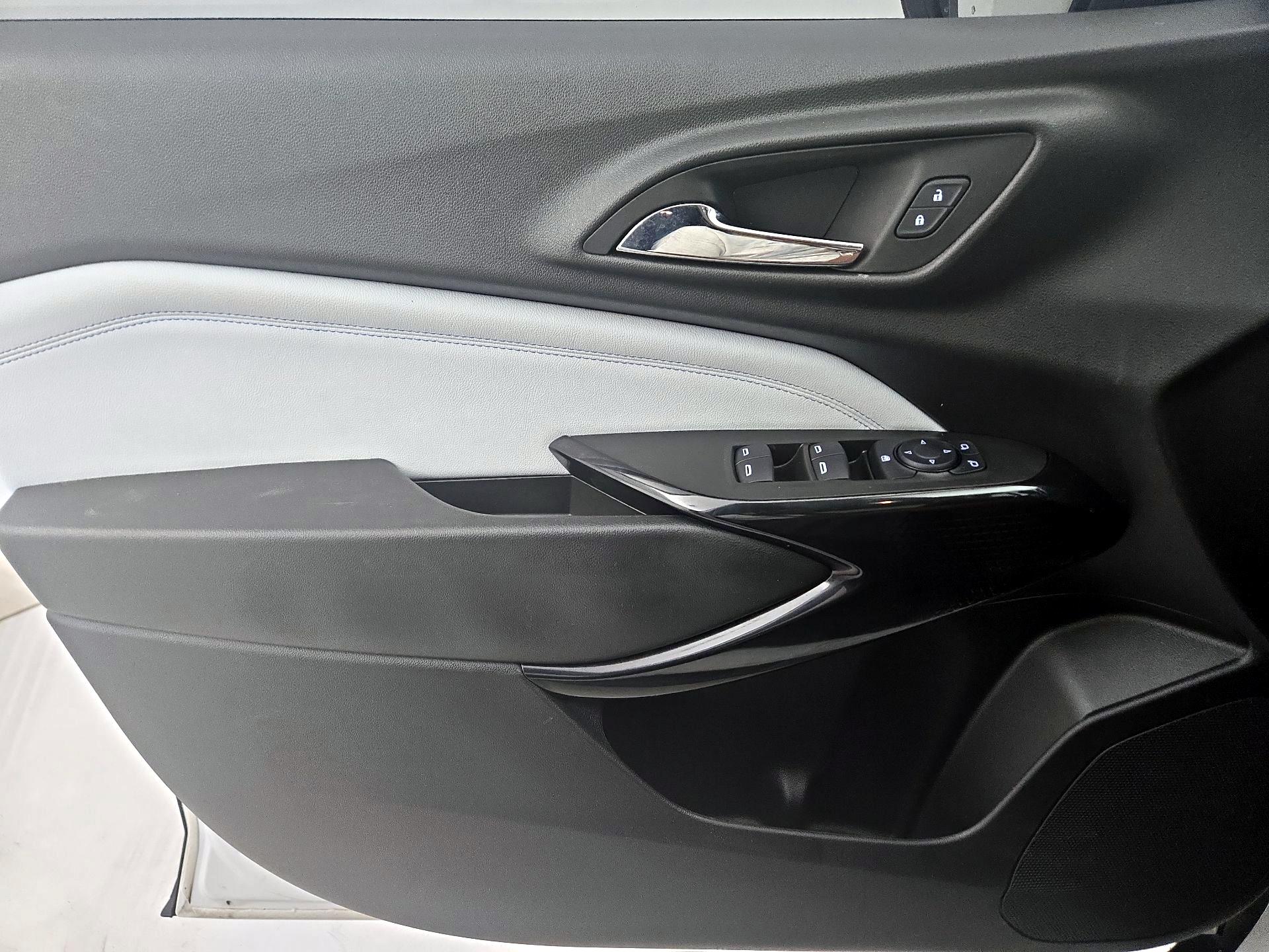 Thumbnail: 2025 Chevrolet Trax - 12