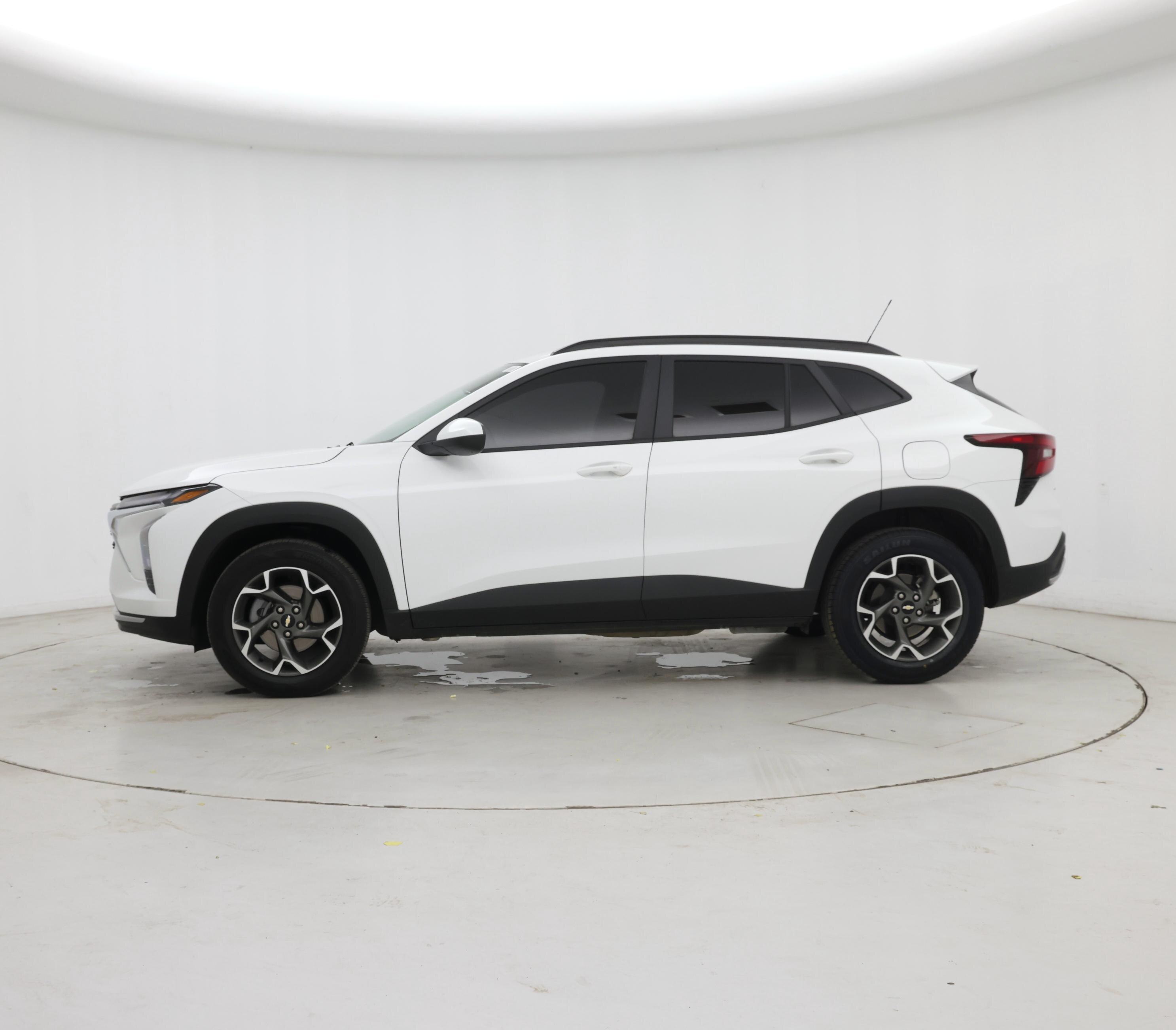 Thumbnail: 2025 Chevrolet Trax - 3