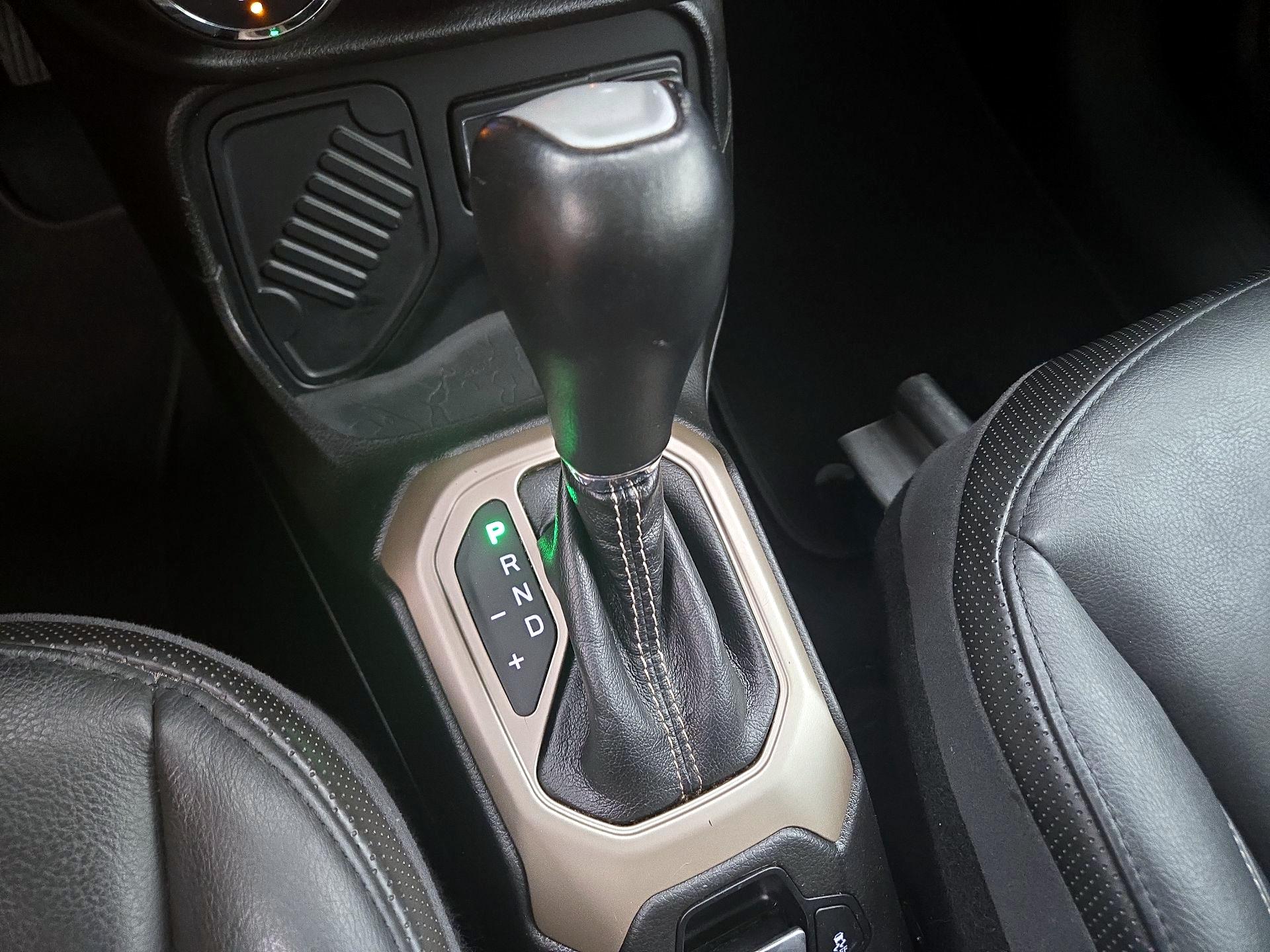 Thumbnail: 2017 Jeep Renegade - 17