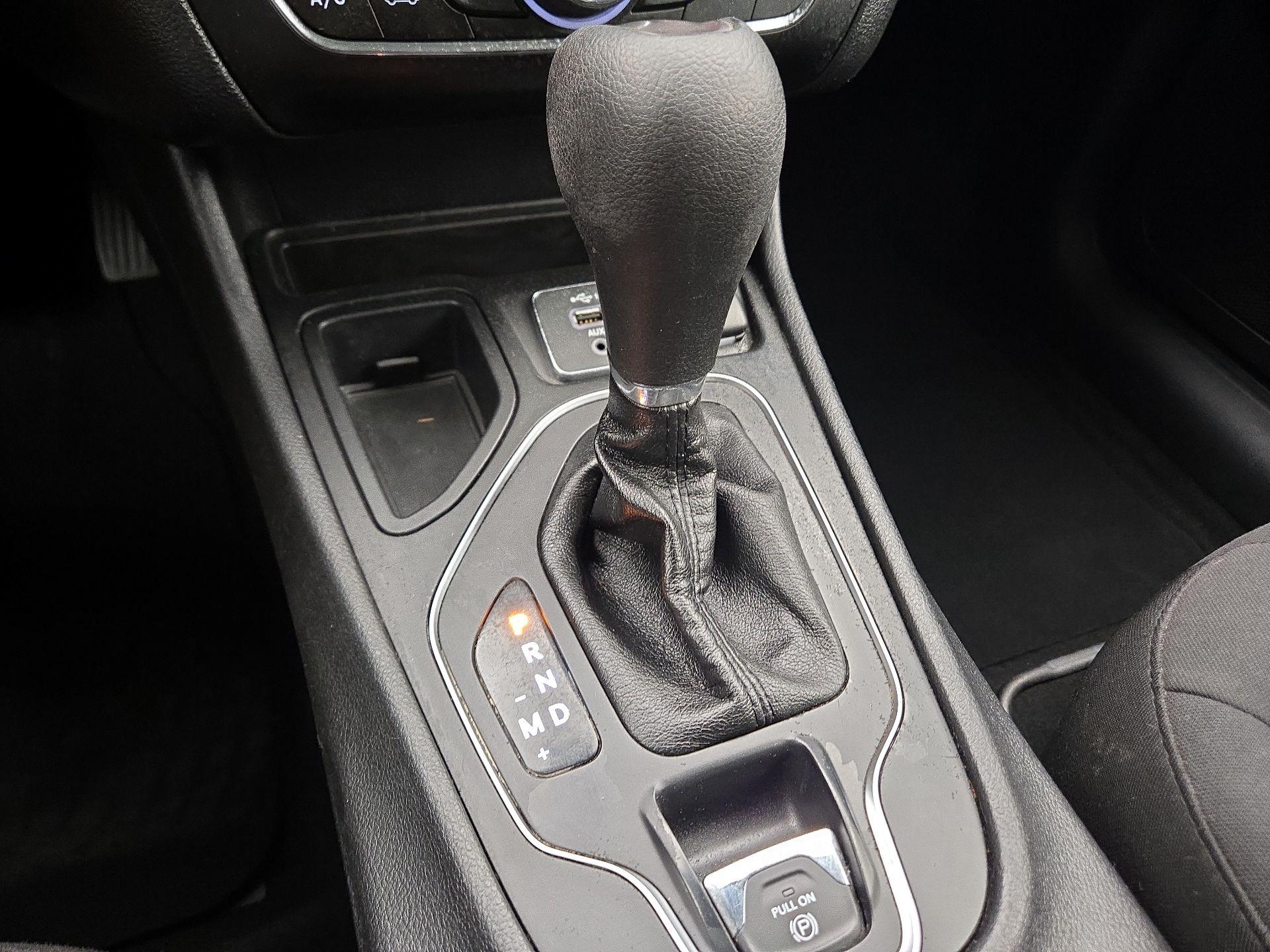 Thumbnail: 2019 Jeep Cherokee - 18