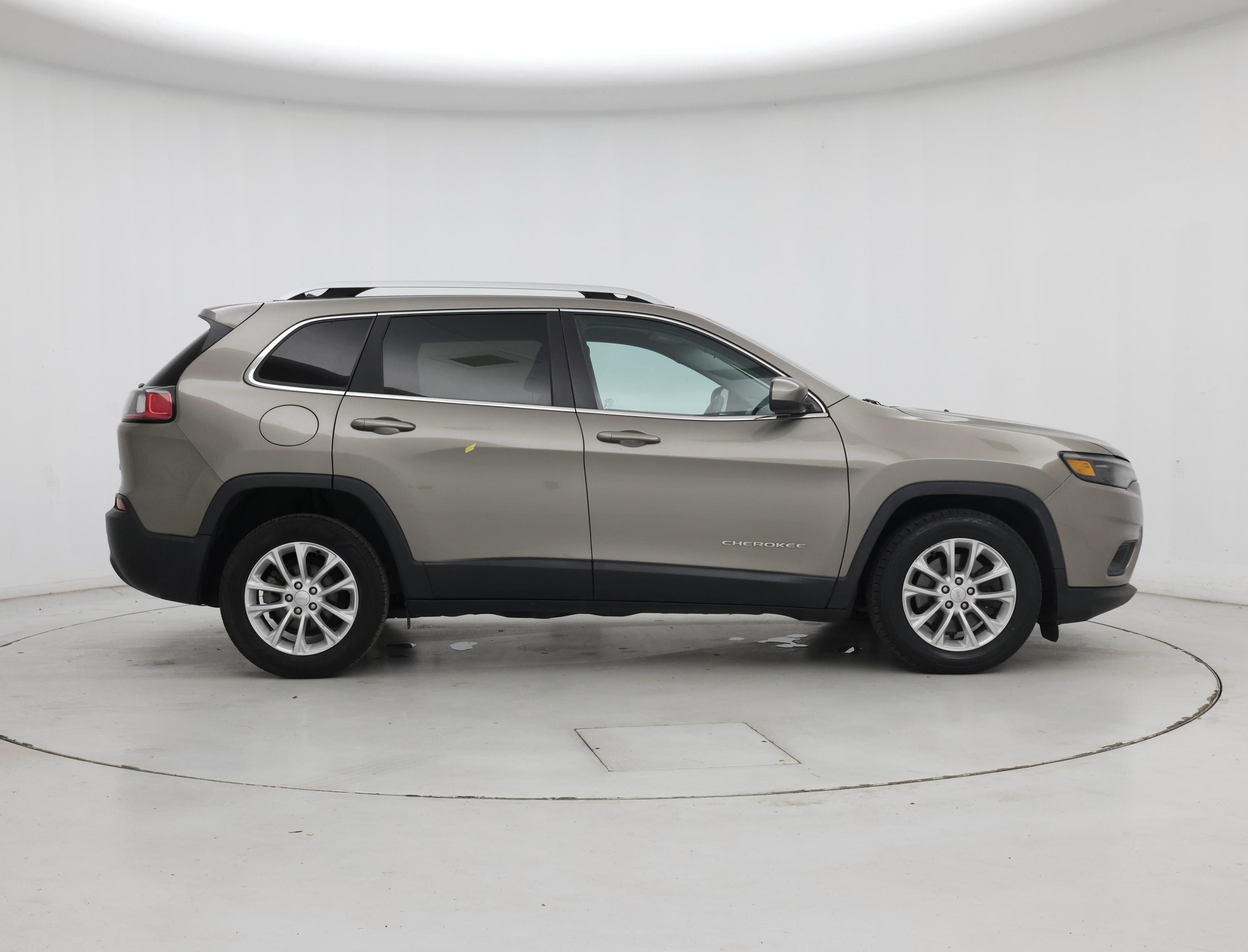 Thumbnail: 2019 Jeep Cherokee - 7
