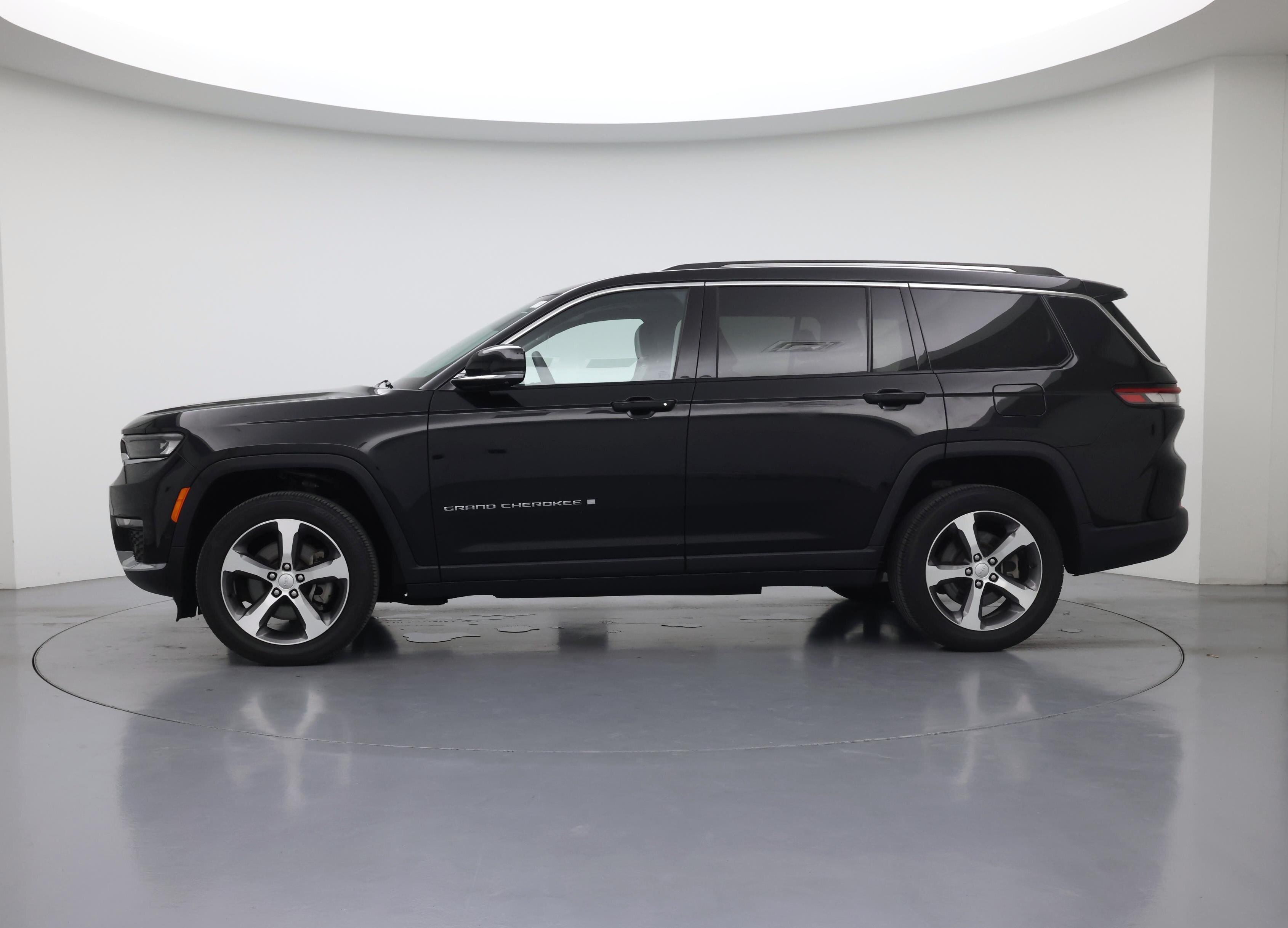 Thumbnail: 2023 Jeep Grand Cherokee L - 3