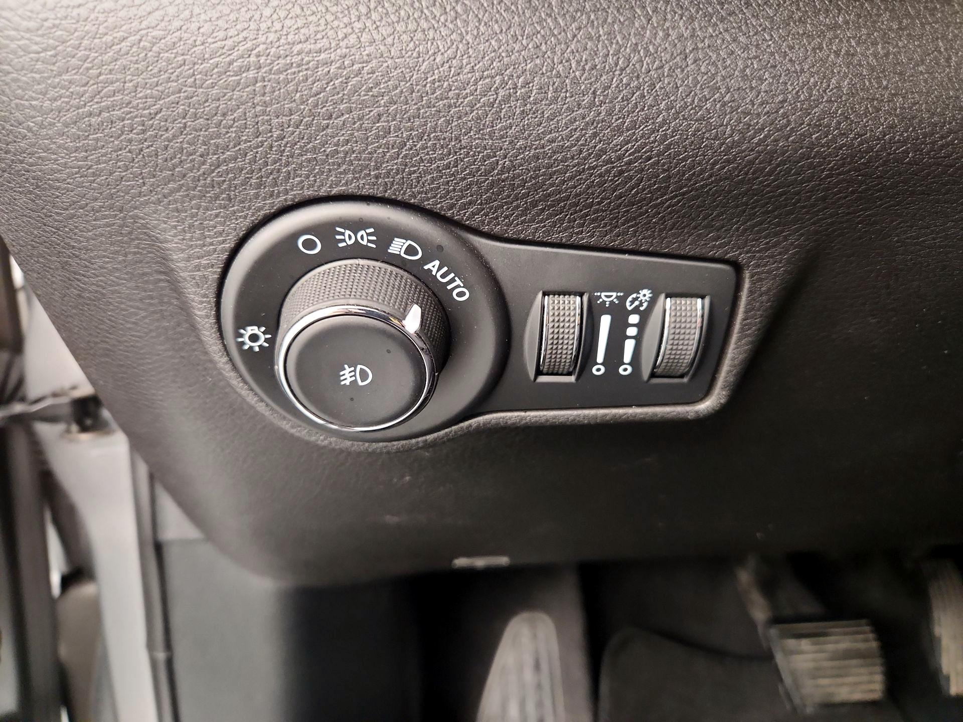 Thumbnail: 2023 Jeep Compass - 13