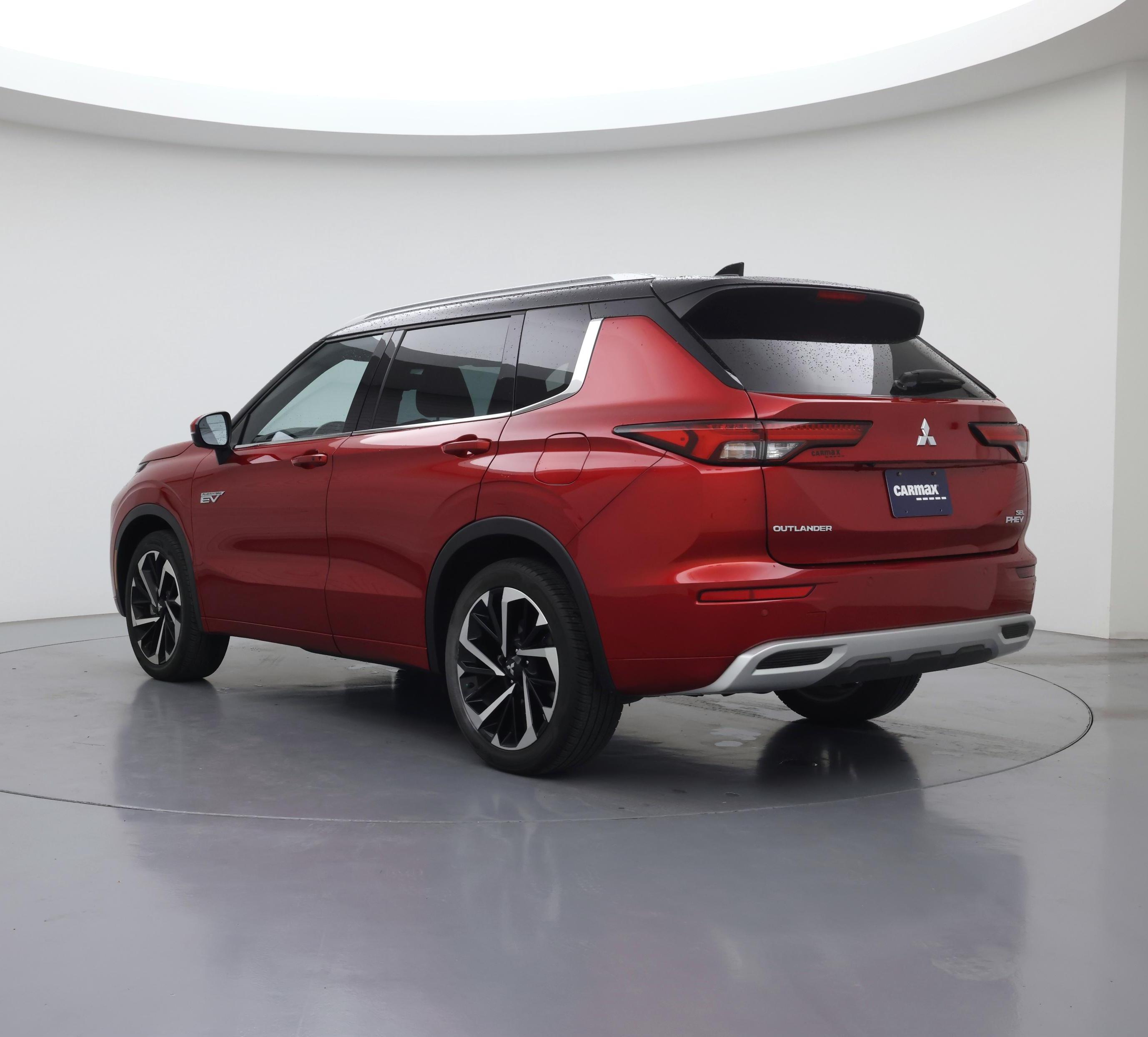 Thumbnail: 2023 Mitsubishi Outlander - 2