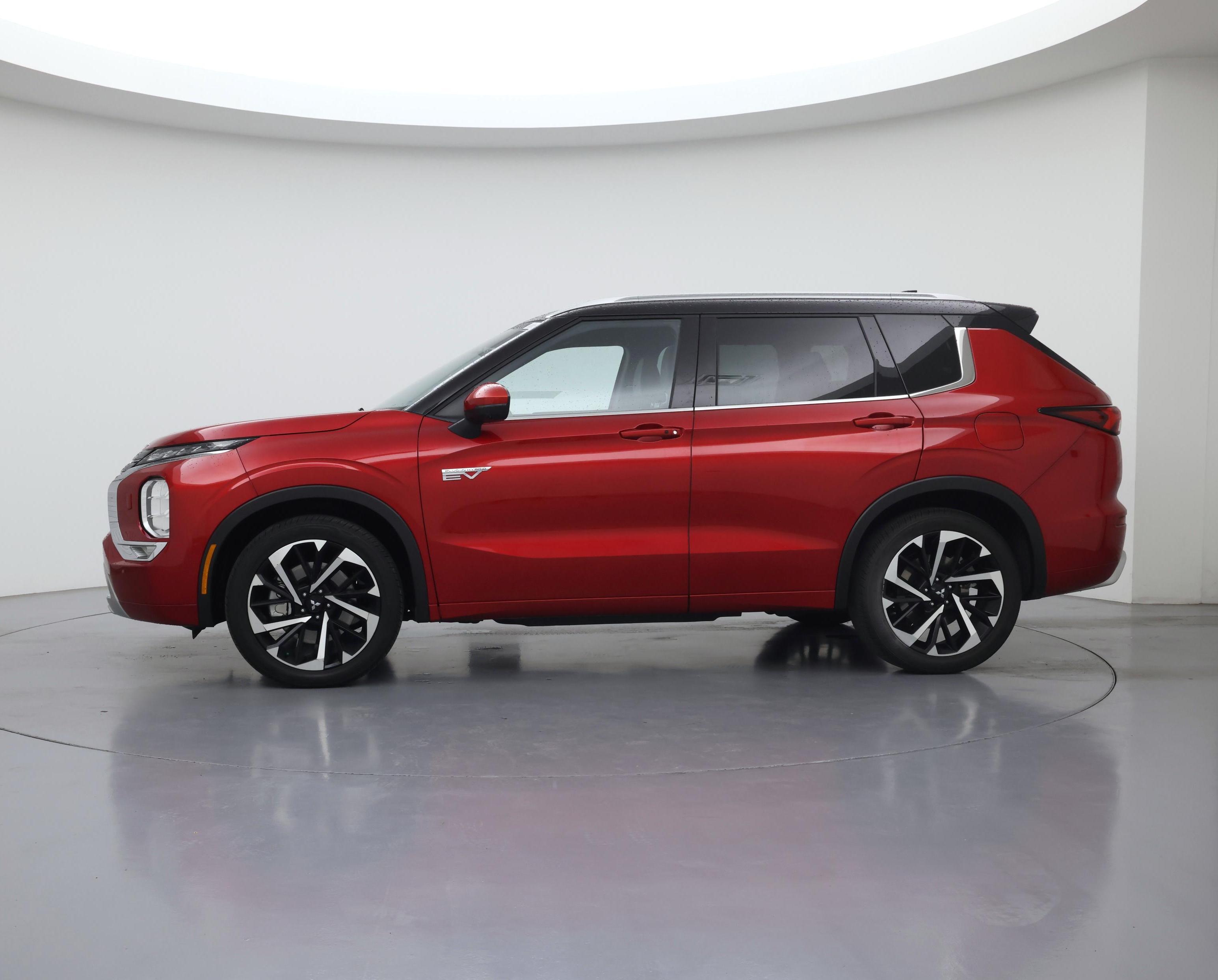 Thumbnail: 2023 Mitsubishi Outlander - 3