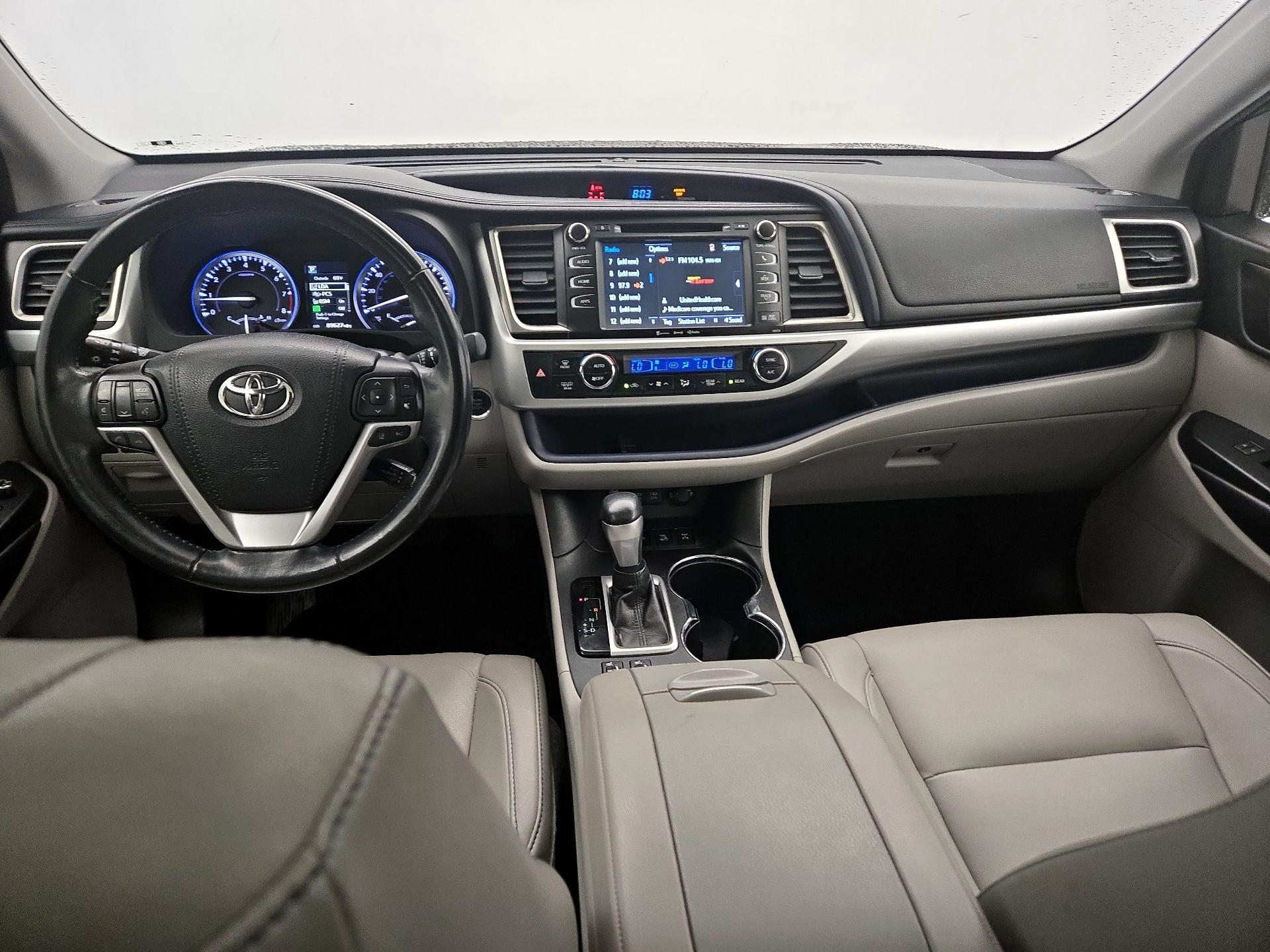 Thumbnail: 2017 Toyota Highlander - 9