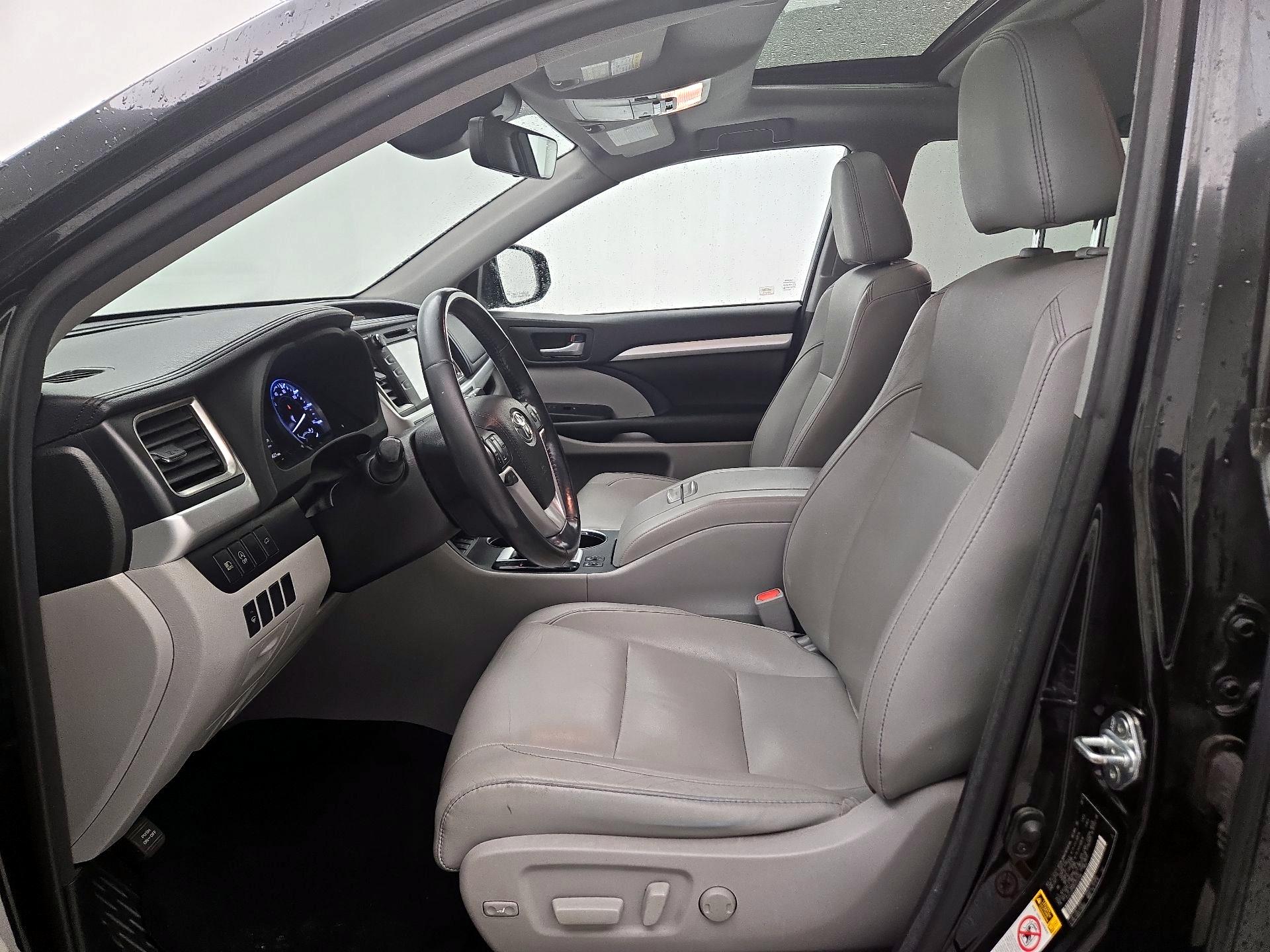 Thumbnail: 2017 Toyota Highlander - 11