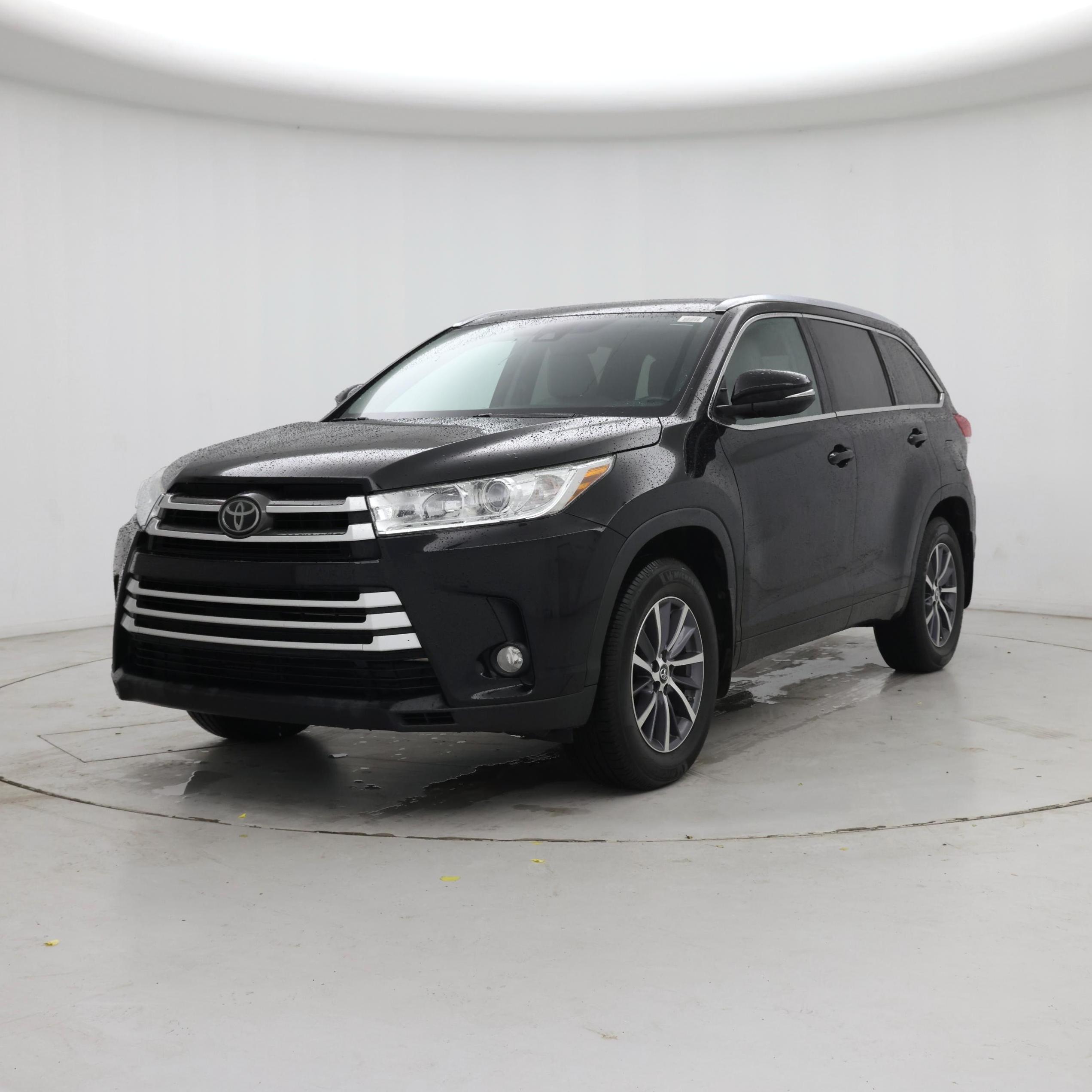 Thumbnail: 2017 Toyota Highlander - 4
