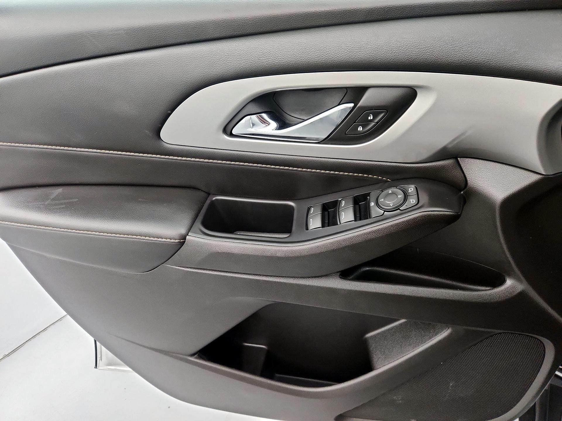 Thumbnail: 2021 Chevrolet Traverse - 12