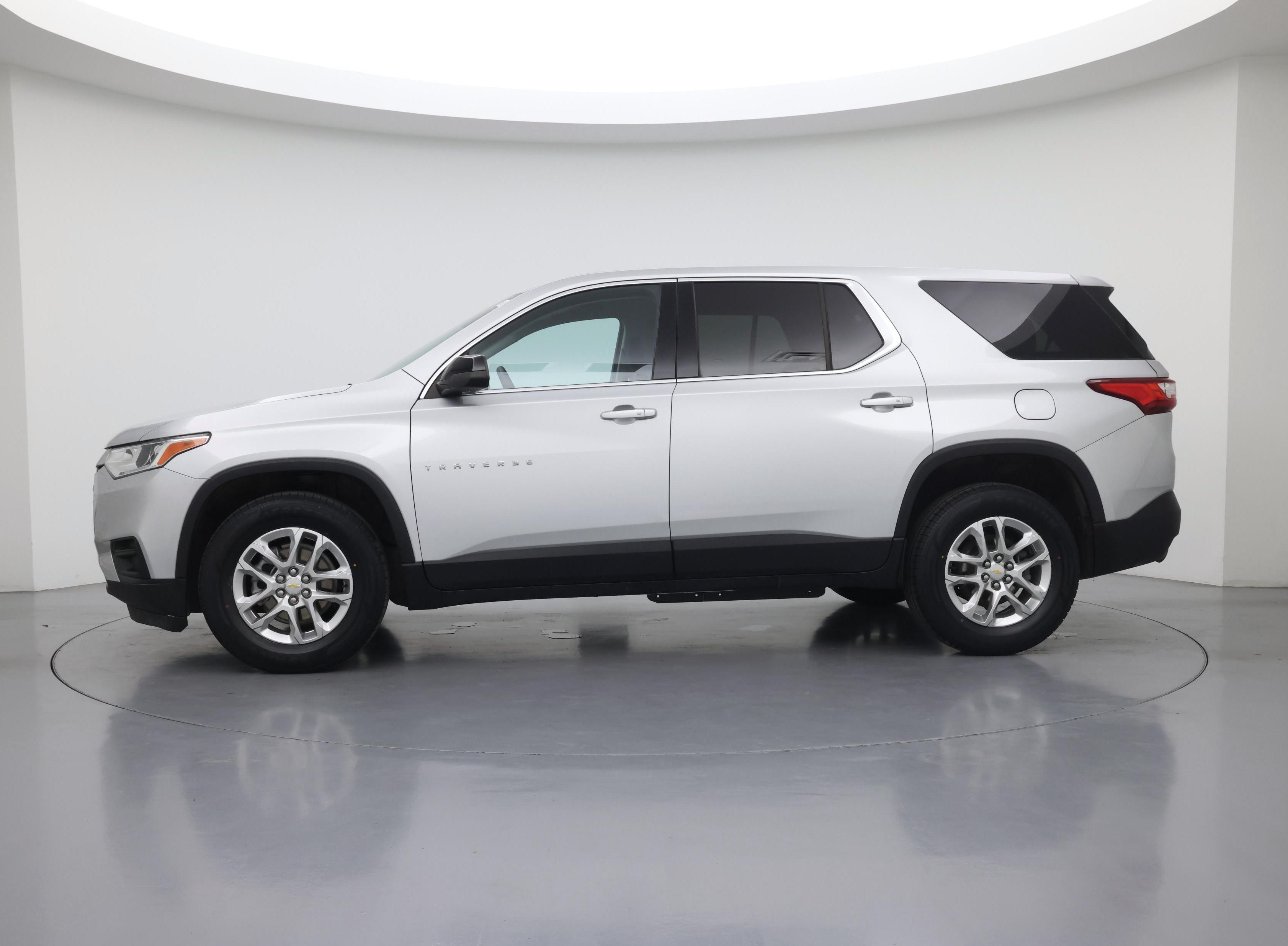 Thumbnail: 2021 Chevrolet Traverse - 3
