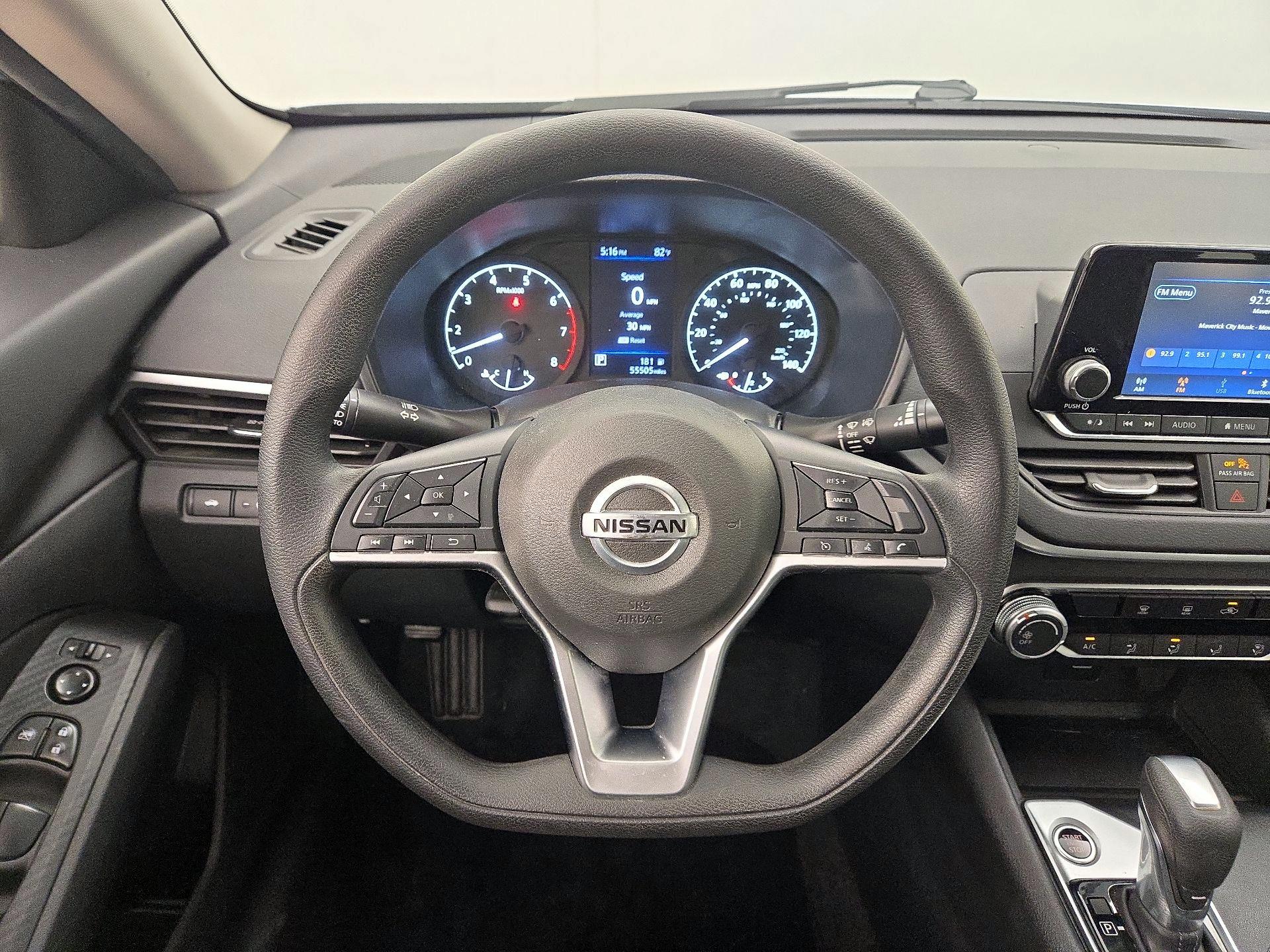 Thumbnail: 2022 Nissan Altima - 10